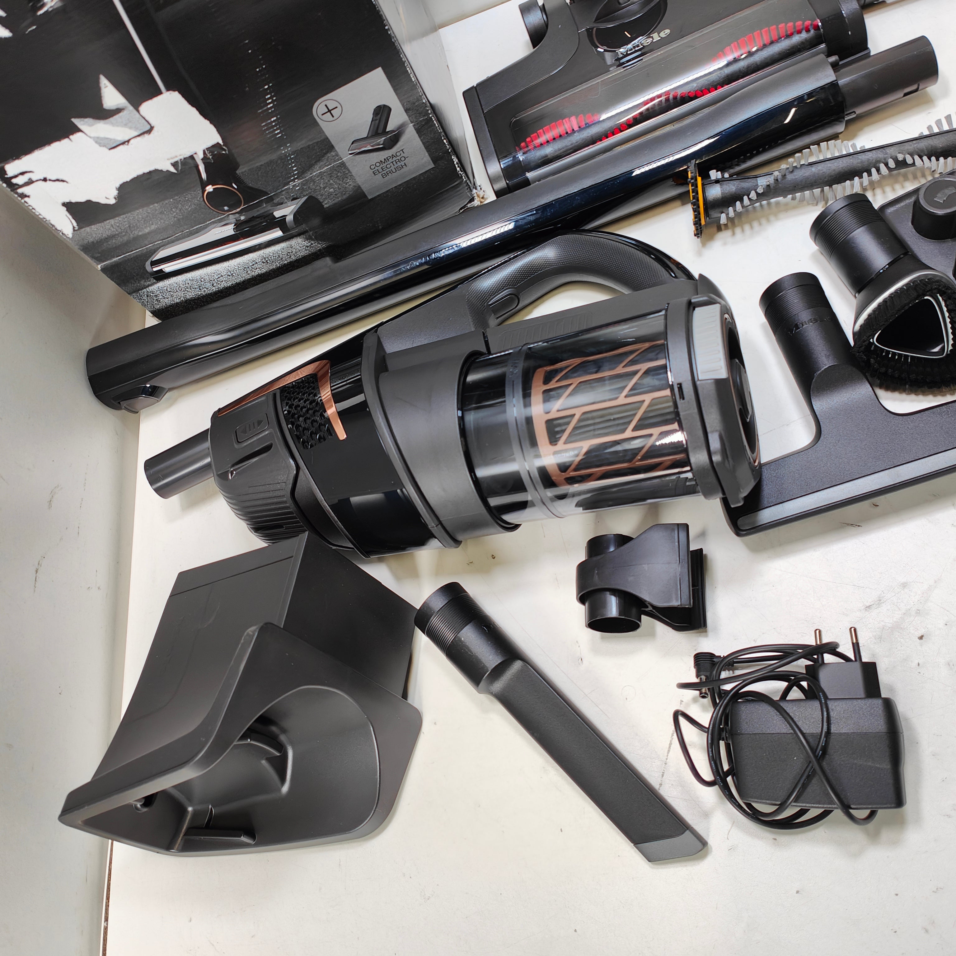Miele Triflex HX2 Chat et Chien Noir Obsidienne