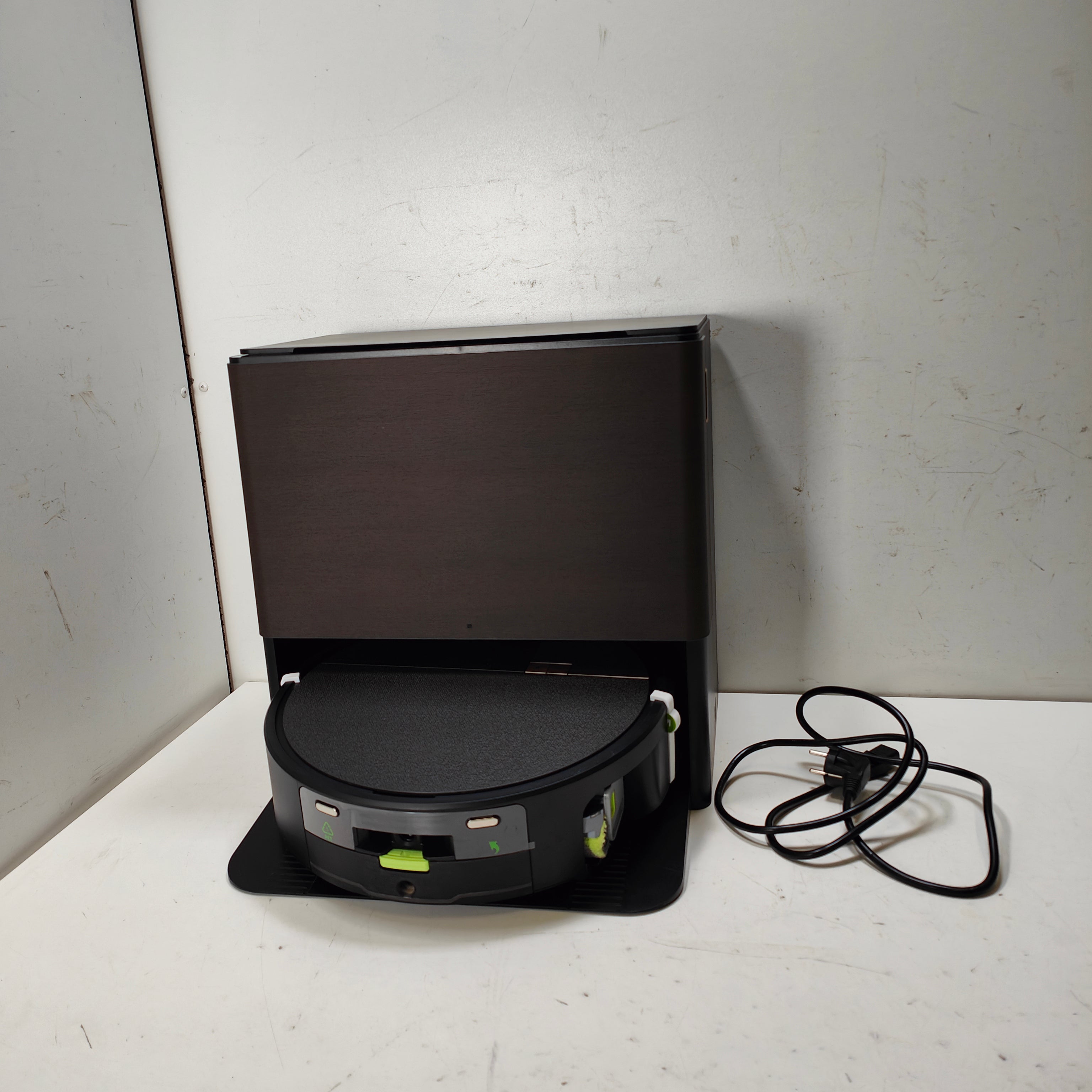 iRobot Max 705 Combo Robot + AutoWash Dock Black