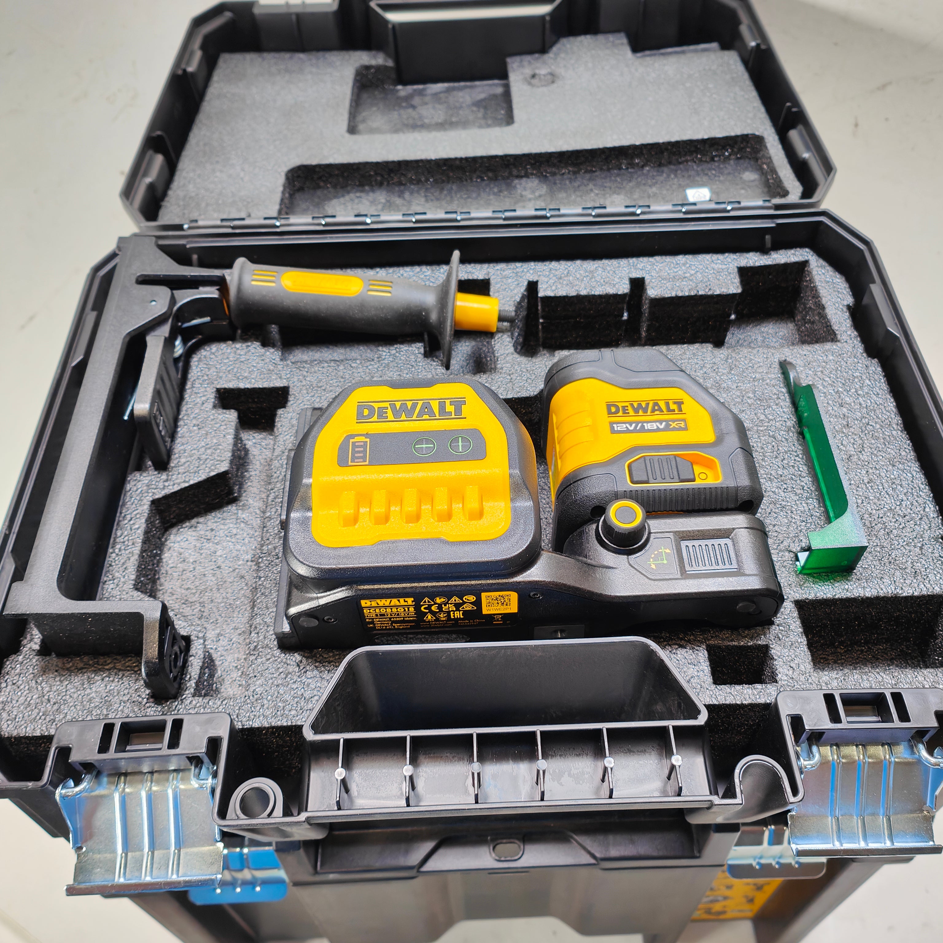 DeWalt DCK1012P4T-QW Combination Tool Set