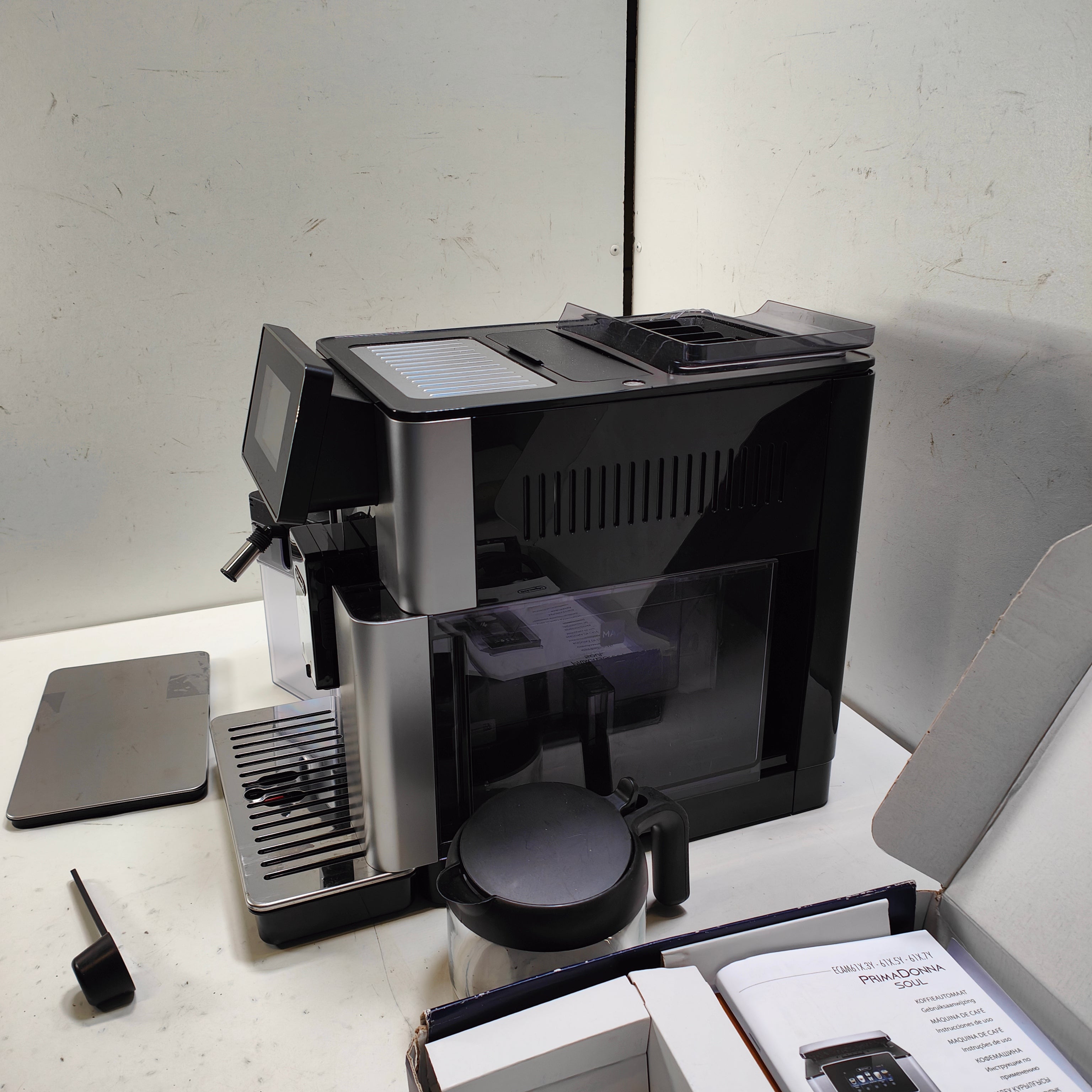 DeLonghi PrimaDonna Soul ECAM 610.75.MB