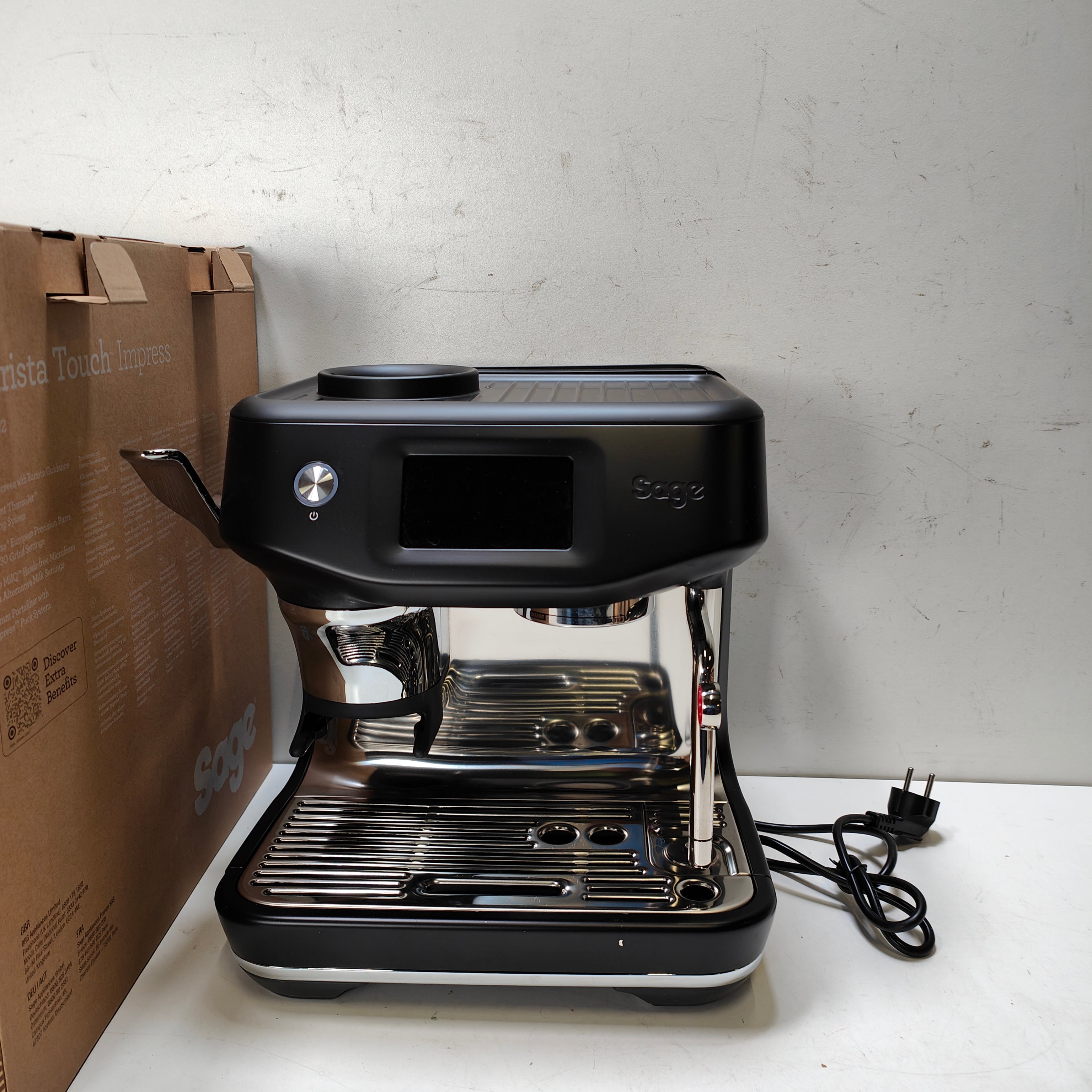 Sage Barista Touch Impress Cold Black Truffle