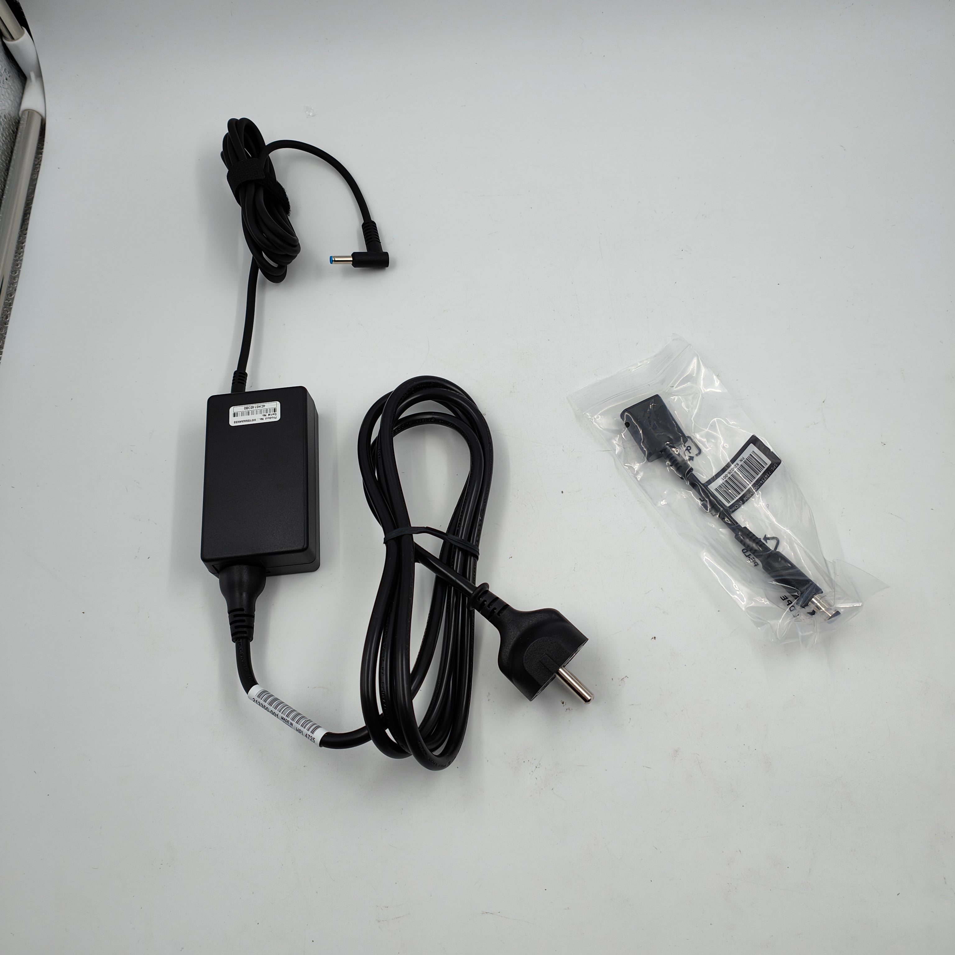 HP 65W Smart AC Adapter