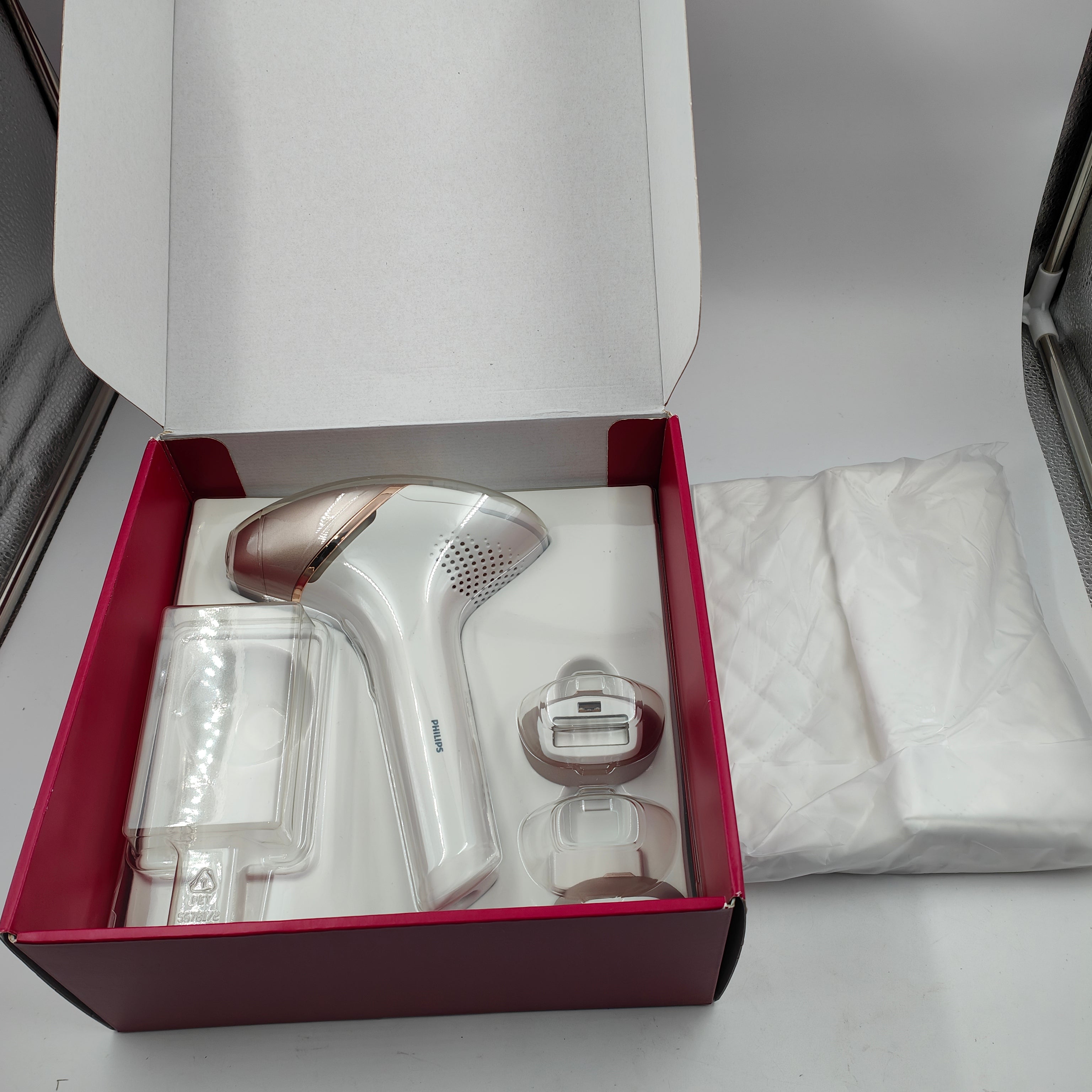 Philips Indoor Cam 2K Pan & Tilt Wit