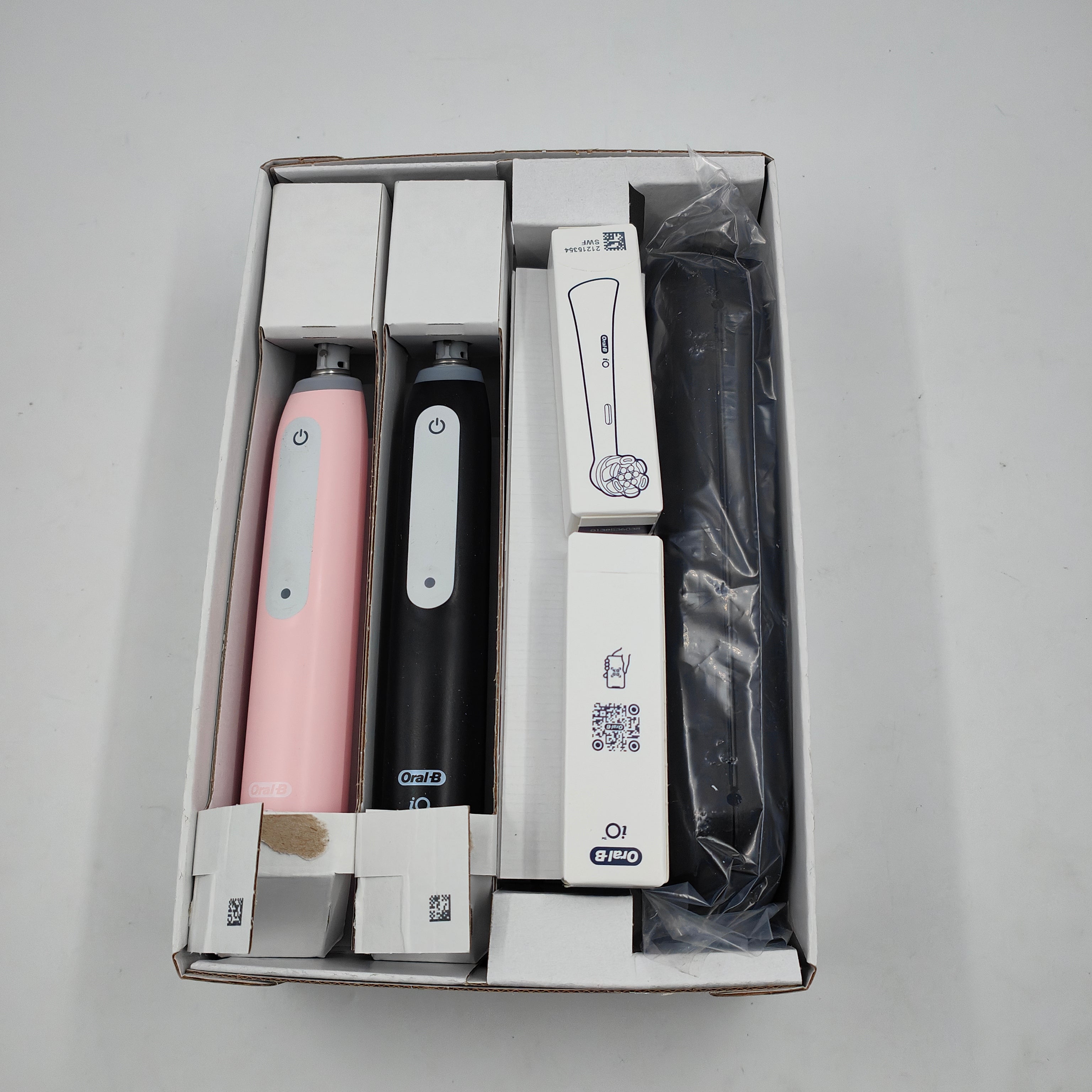 Oral-B iO 3N Black and Pink Duo Pack
