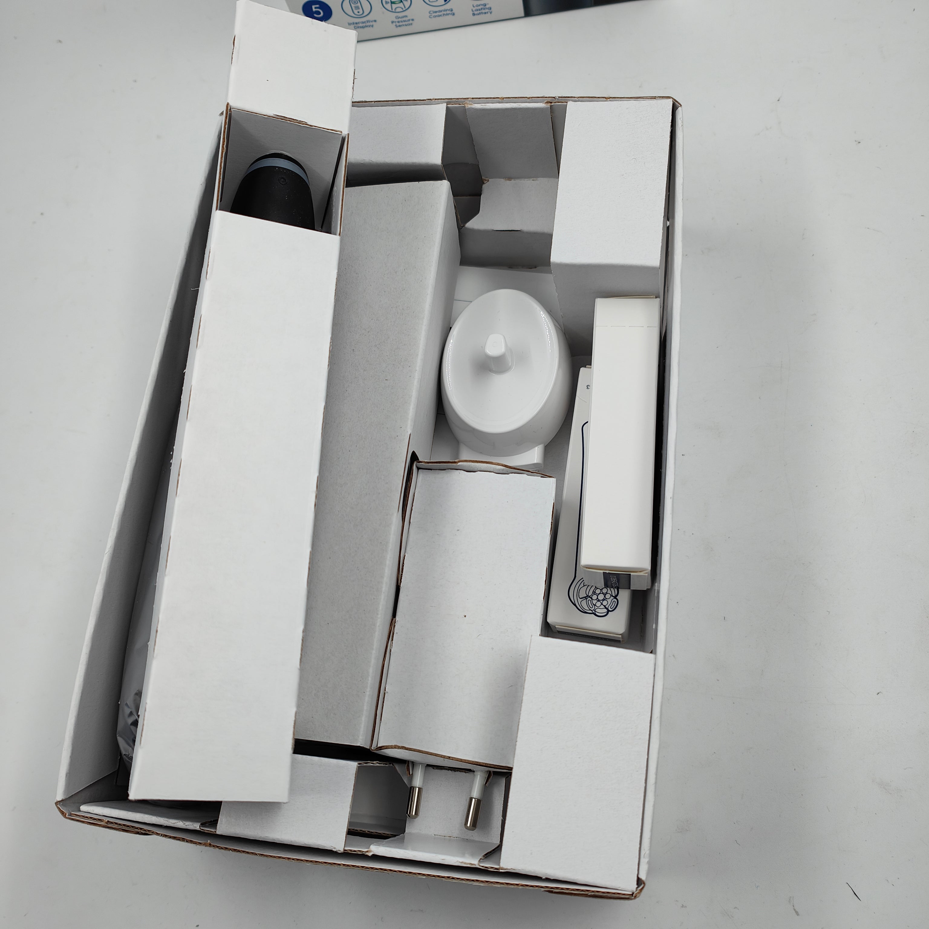 Oral-B iO 6N Noir + tête de brosse iO Gentle Care supplémentaire