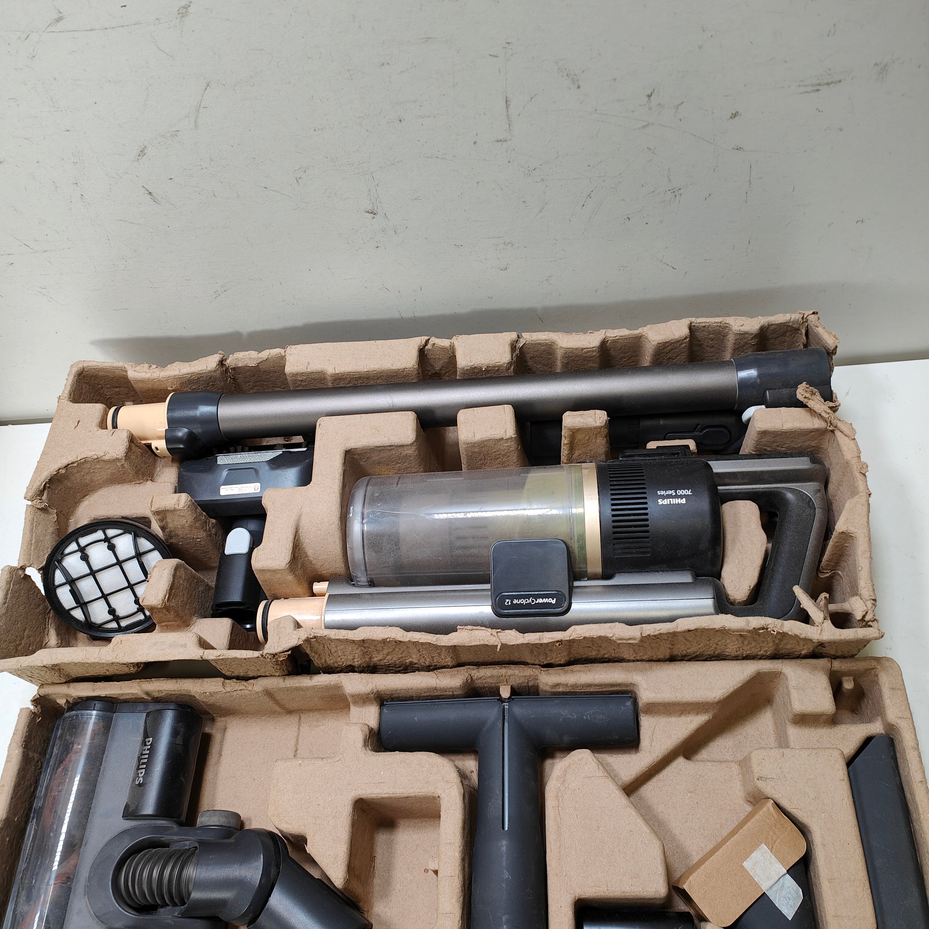 Aspirateur-balai sans fil Philips série 7000 Aqua
