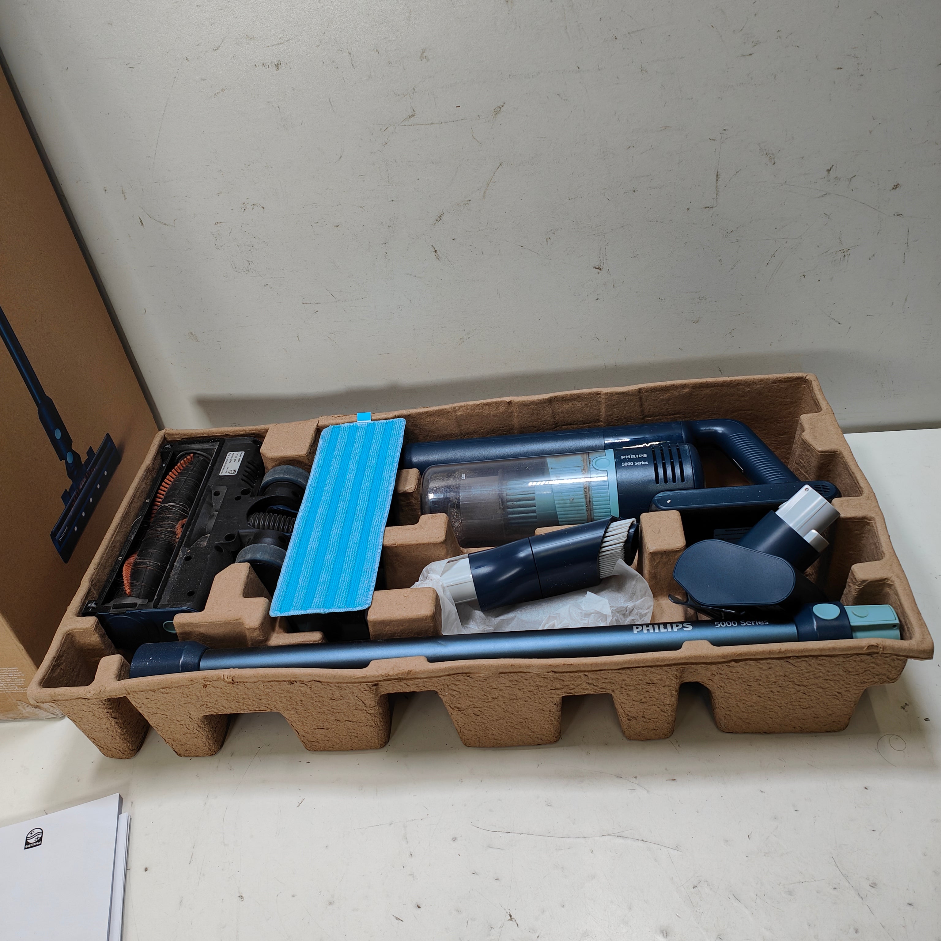 Aspirateur-balai sans fil Philips série 5000 XC5141/01