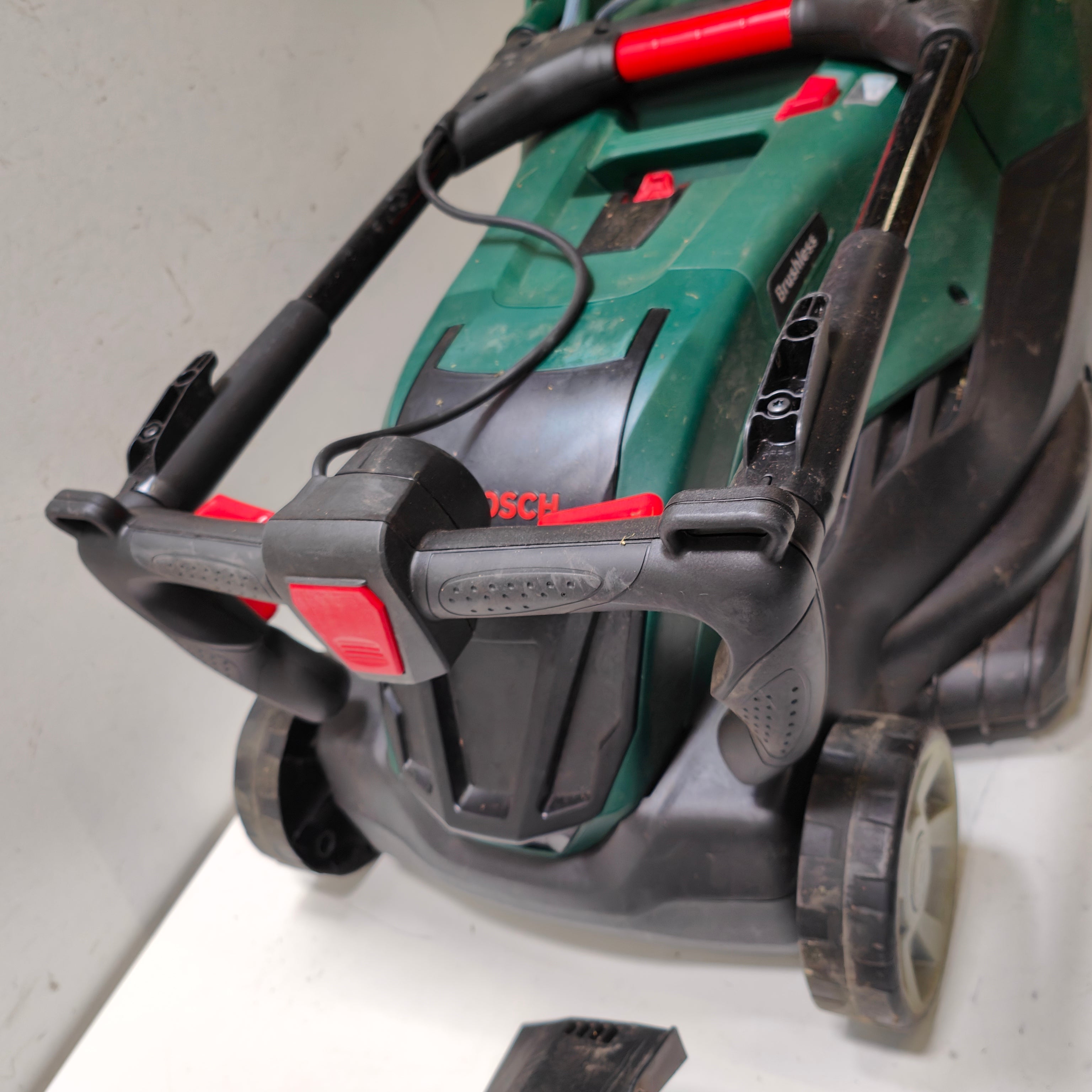 Bosch AdvancedRotak 36V-44-750 (inklusive Akku und Ladegerät)