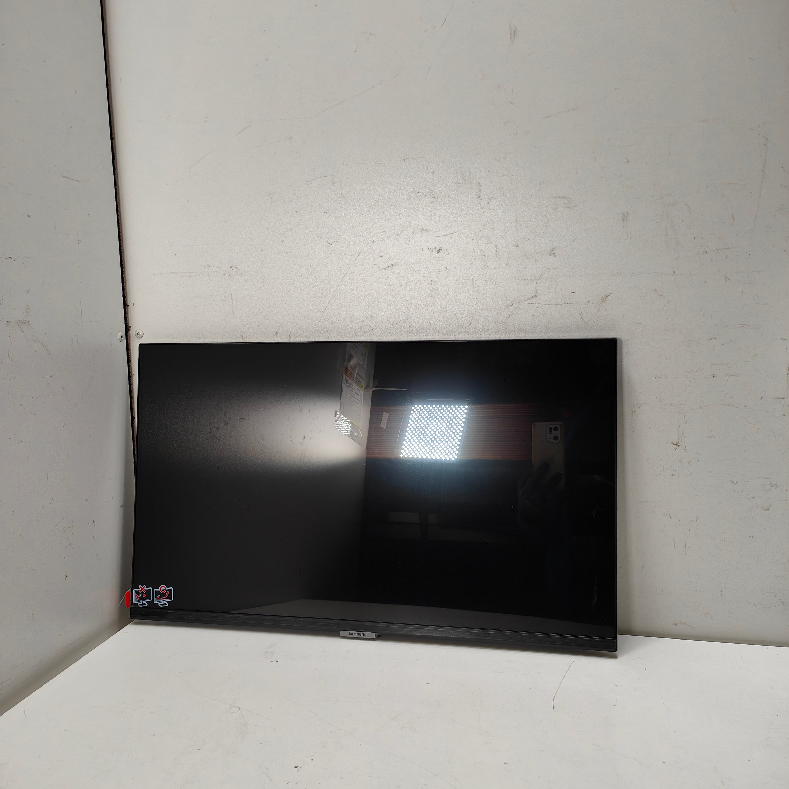 Samsung LS27DM502EUXEN Smart M5