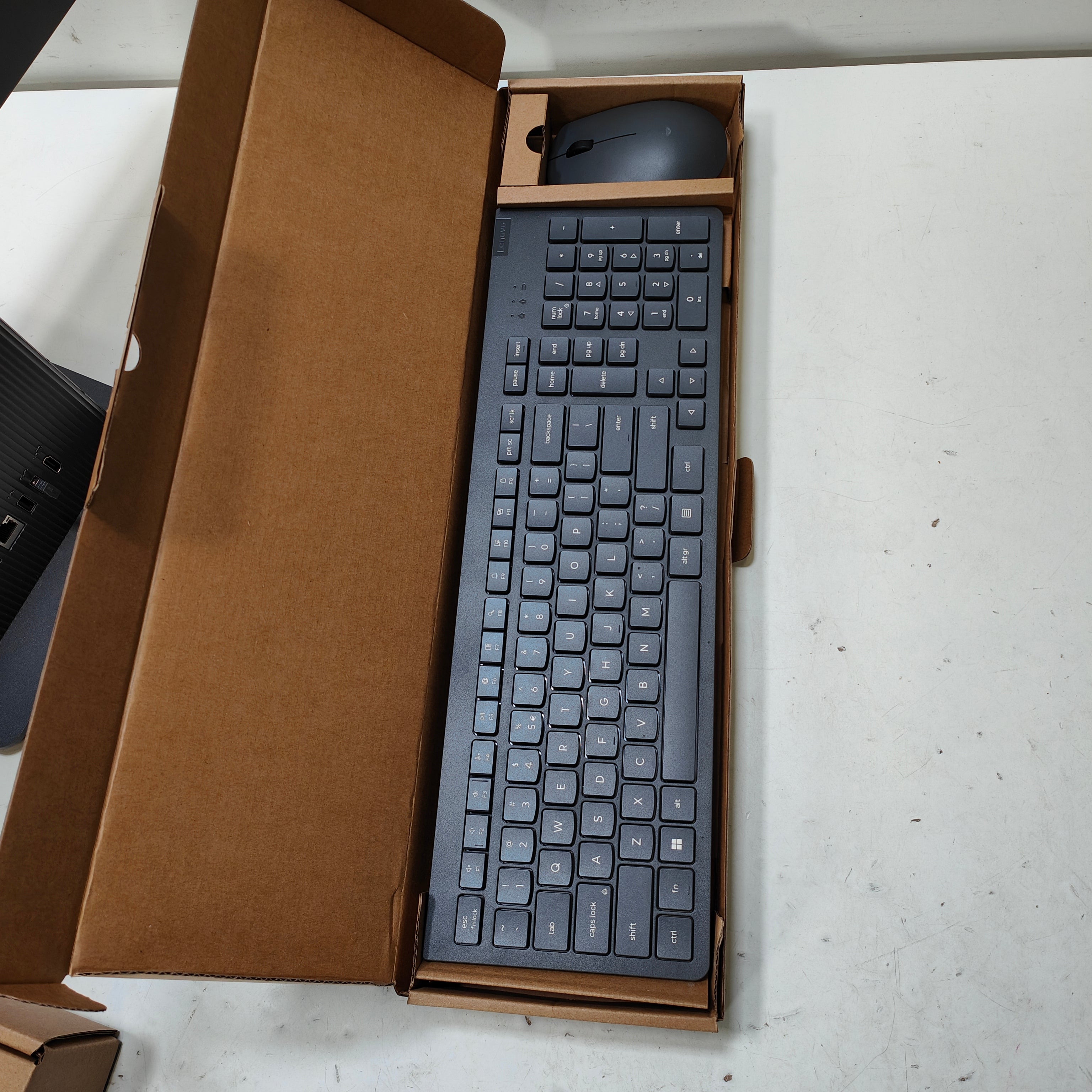 Lenovo IdeaCentre AIO 27IRH9 F0HM0089NY