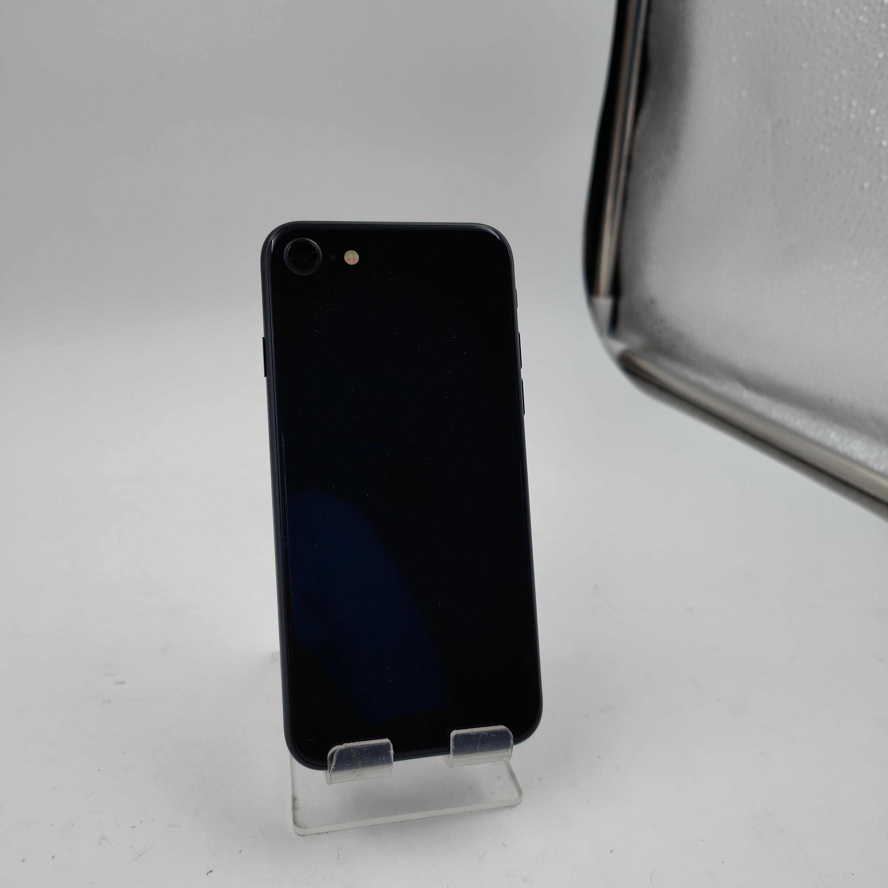 Generalüberholtes iPhone SE (2022) 64 GB Black