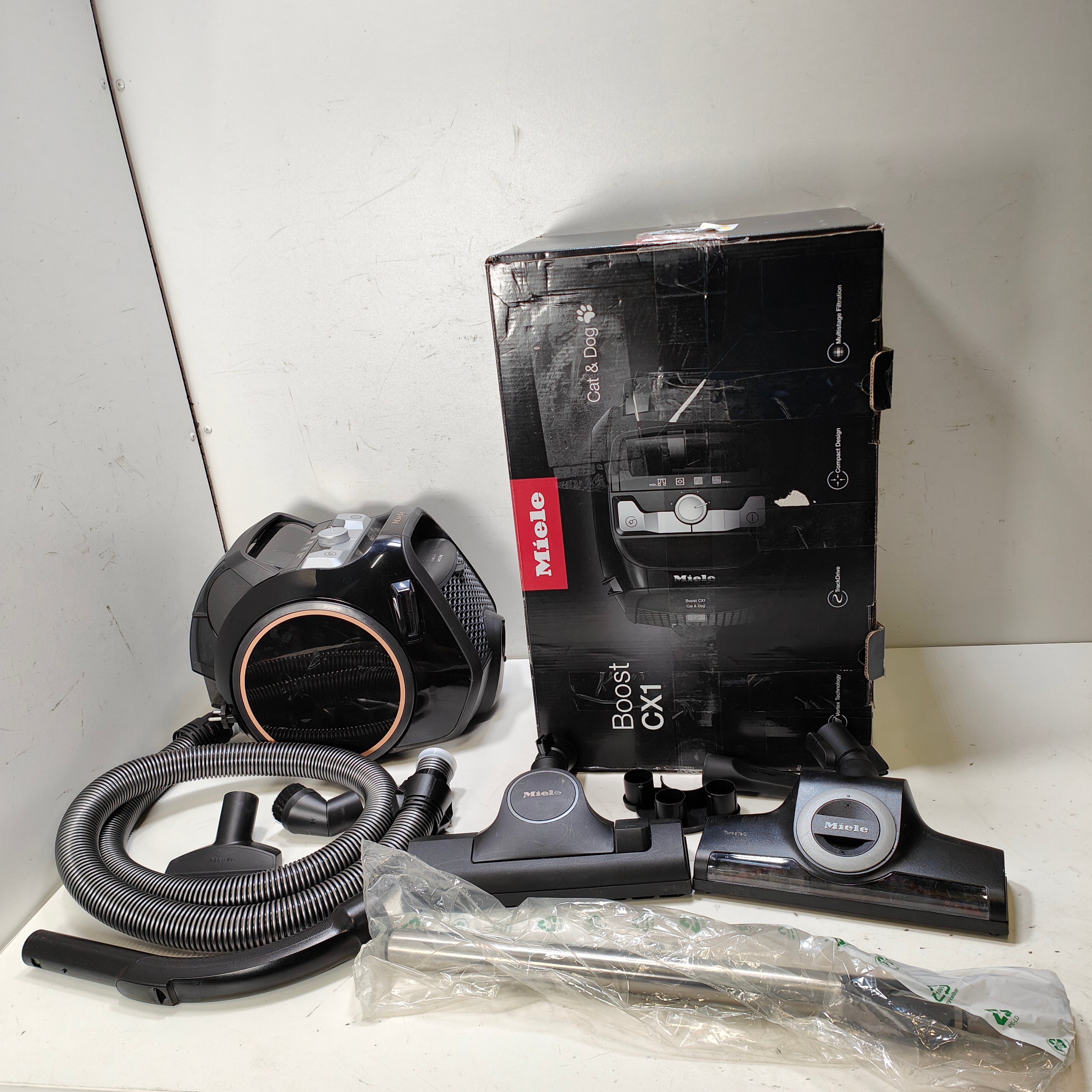 Miele Boost CX1 Cat & Dog Obsidianschwarz