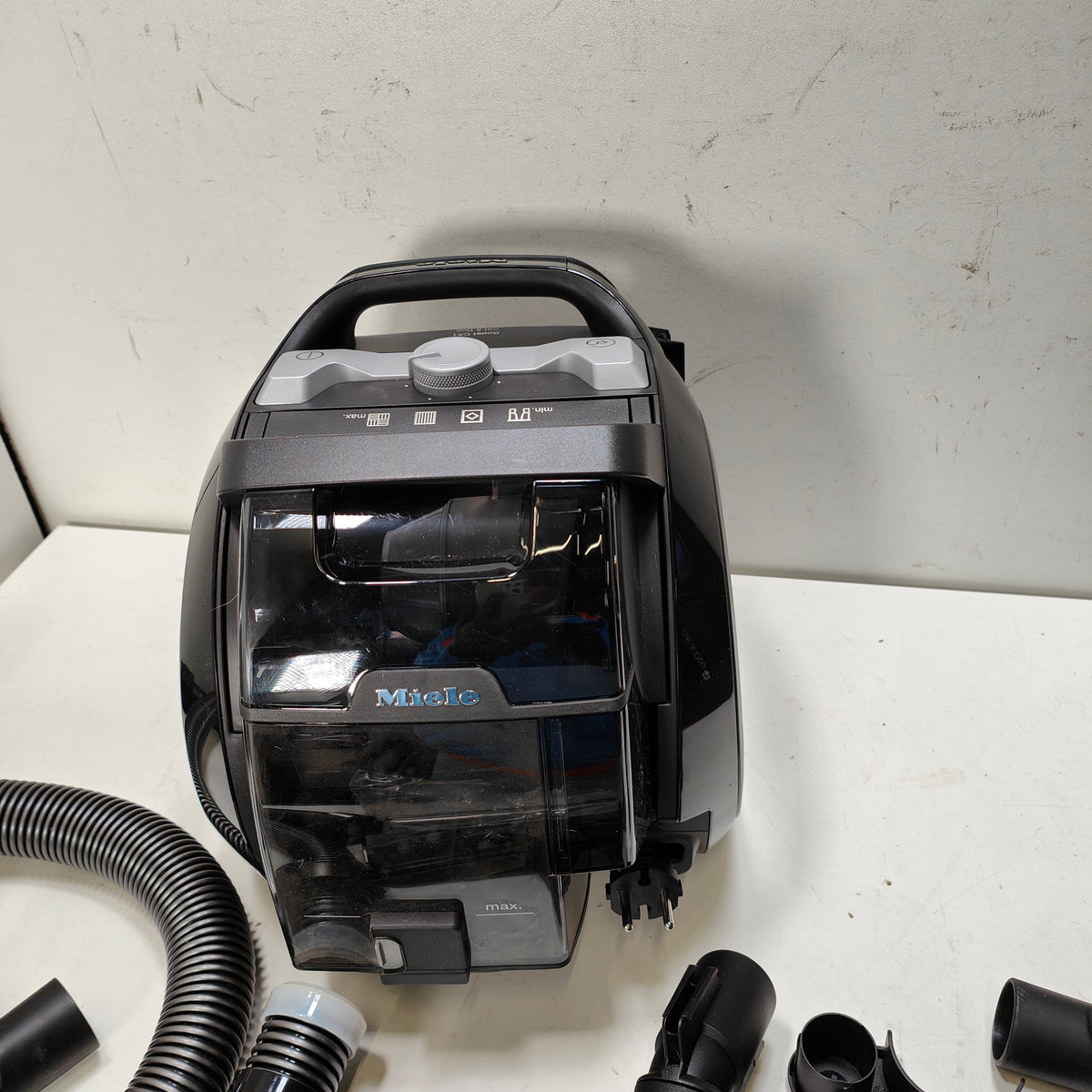 Miele Boost CX1 Cat & Dog Obsidianschwarz