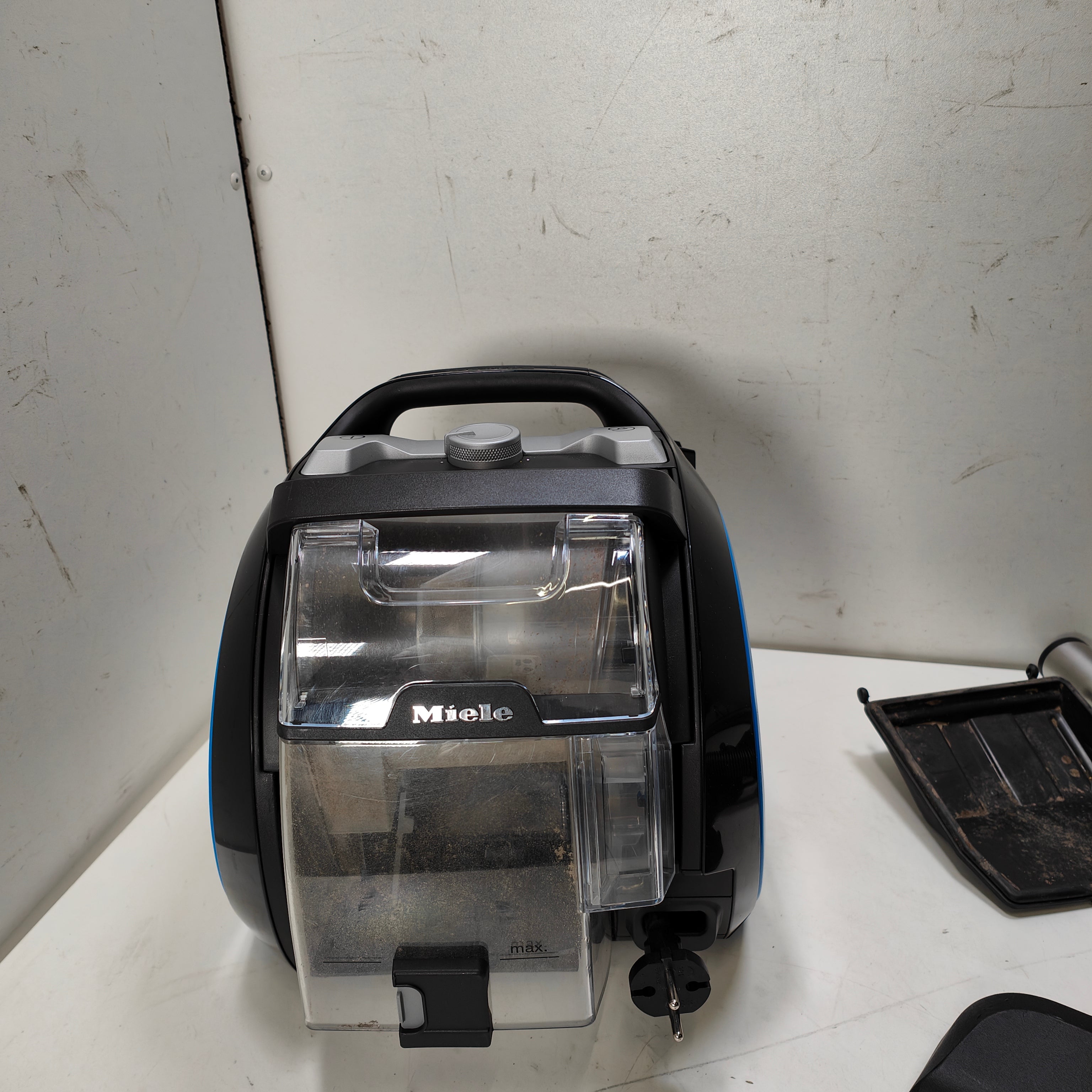 Miele Boost CX1 Blue Pulse