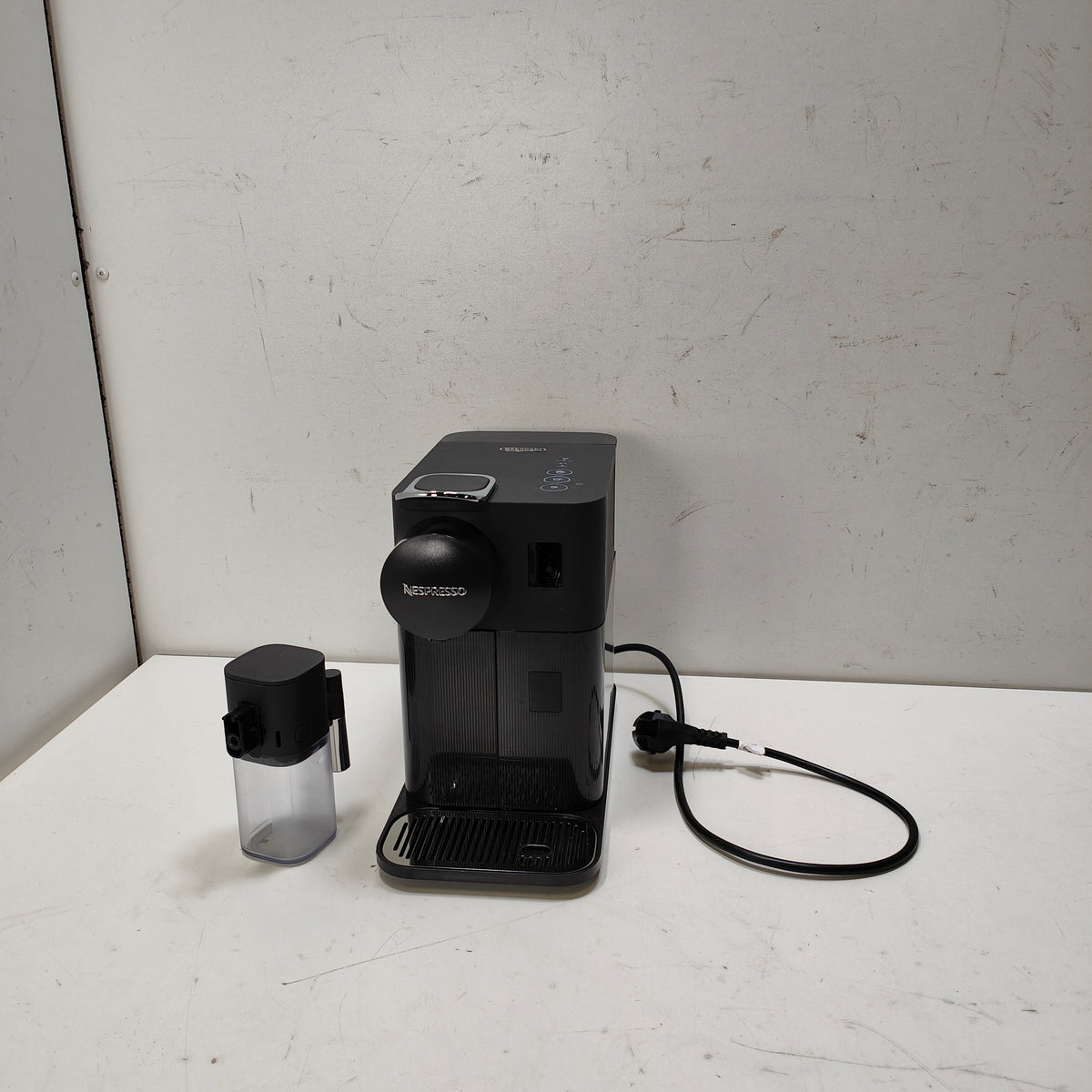 DeLonghi Nespresso Lattissima One EN510.B Schwarz