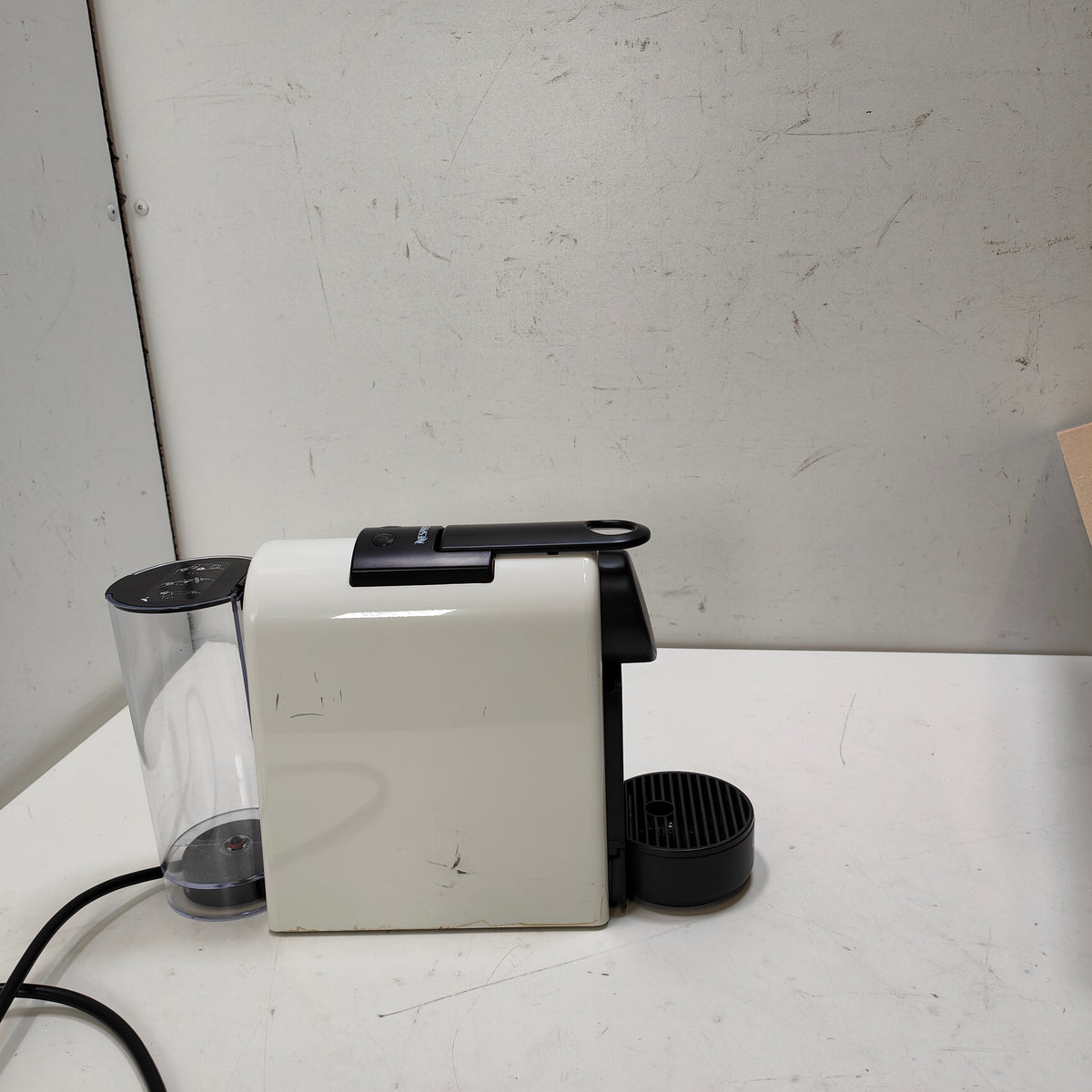 DeLonghi Essenza Mini EN85.W