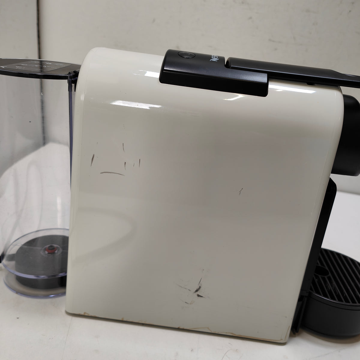 DeLonghi Essenza Mini EN85.W