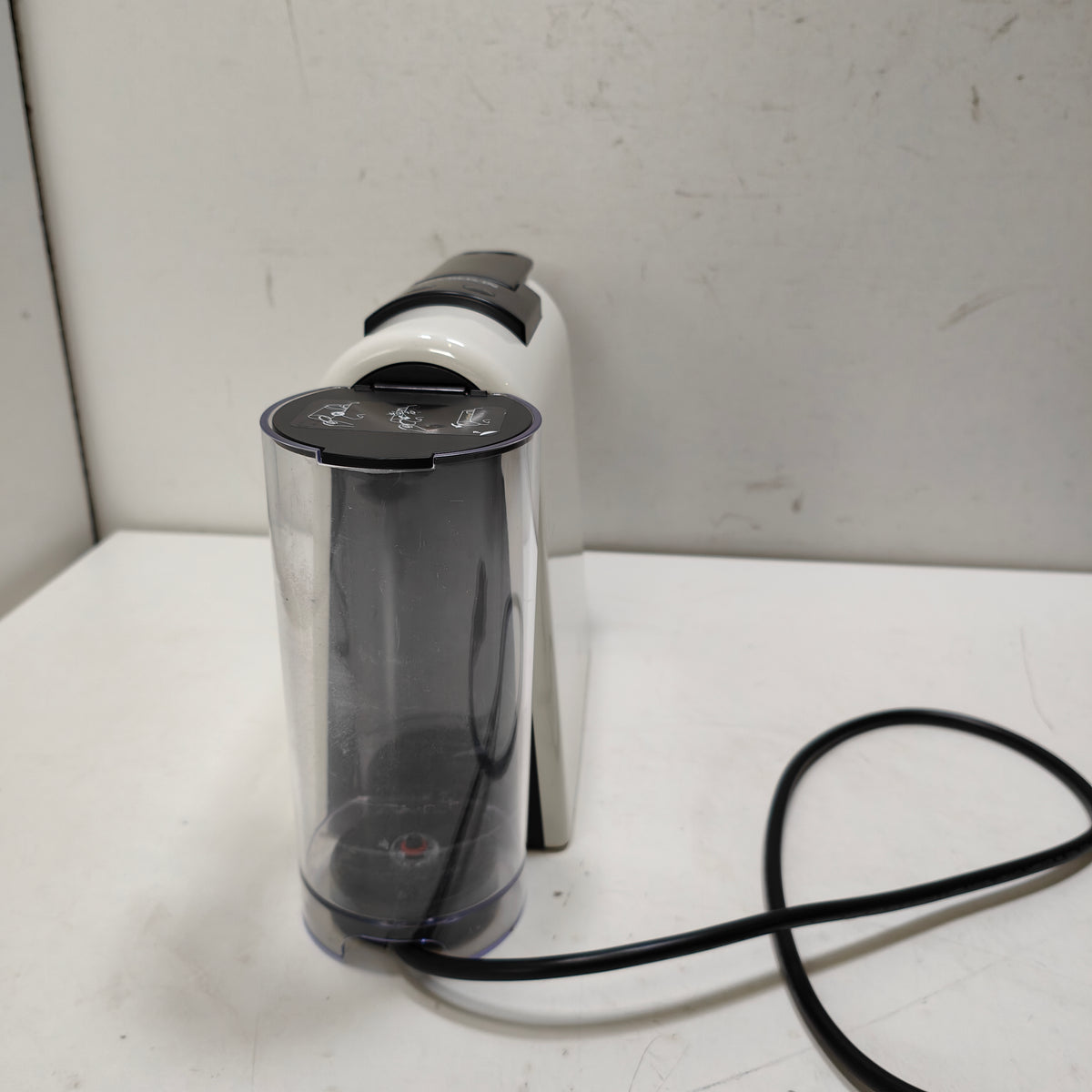 DeLonghi Essenza Mini EN85.W