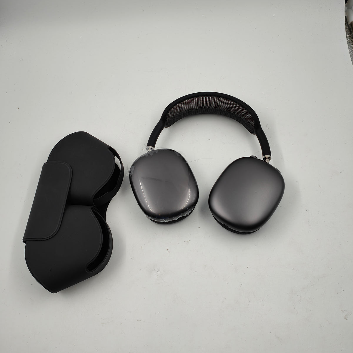 Apple AirPods Max Space Gray