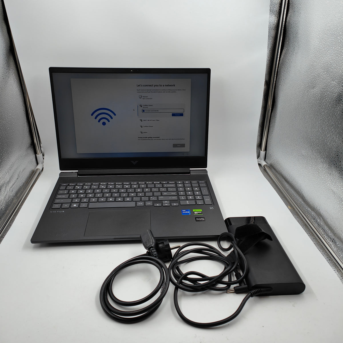 HP VICTUS 16-r0976nd QWERTY