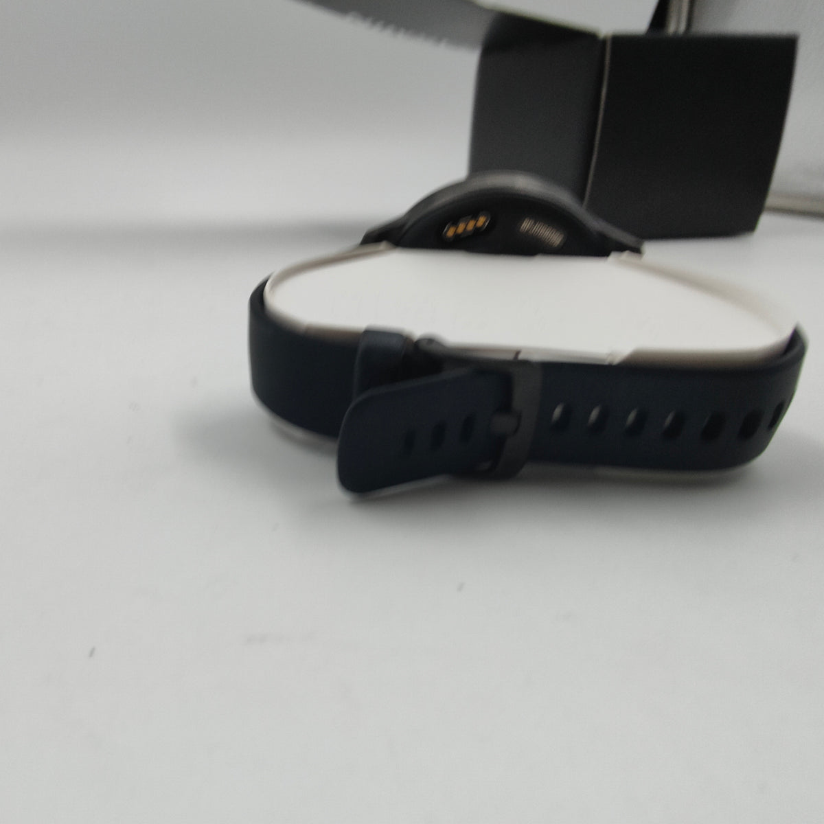 Garmin Venu 4 (41mm), GPS, Wi-Fi, Black w/ Slate + Black, WW
