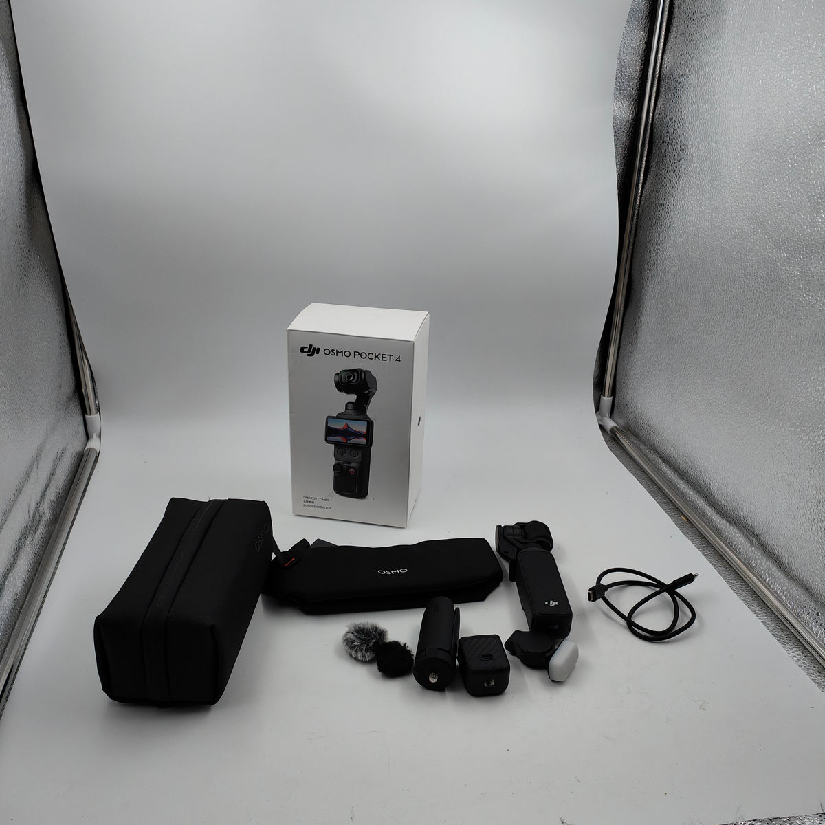 DJI Osmo Pocket 4 Creator Combo
