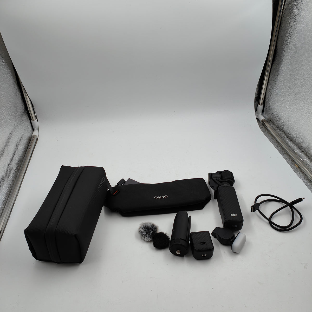 DJI Osmo Pocket 4 Creator Combo