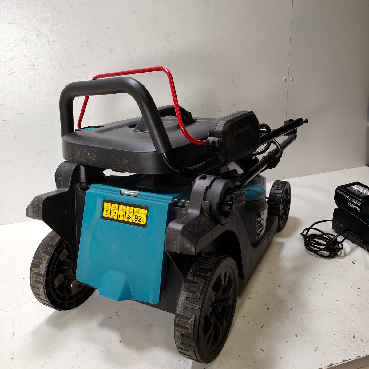 Makita DLM330SM