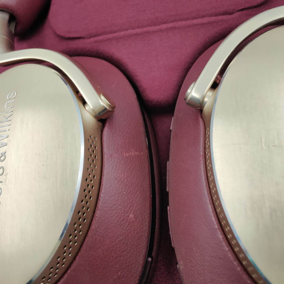Bowers & Wilkins PX8 Rot