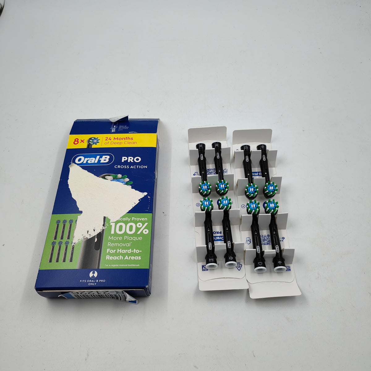 Oral-B Cross Action Black (8 pieces)