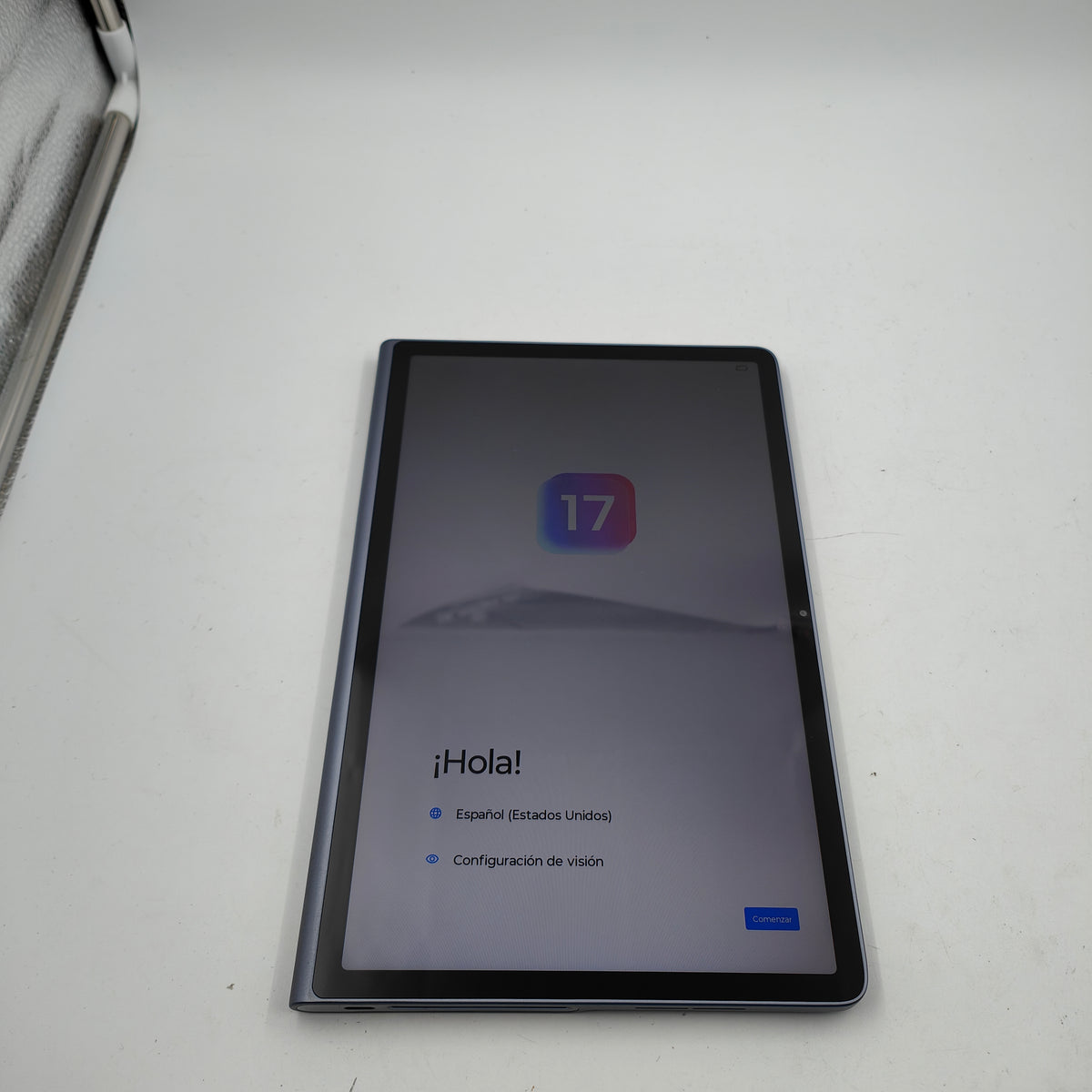 Lenovo Tab Plus 8 GB 128 GB + Hülle