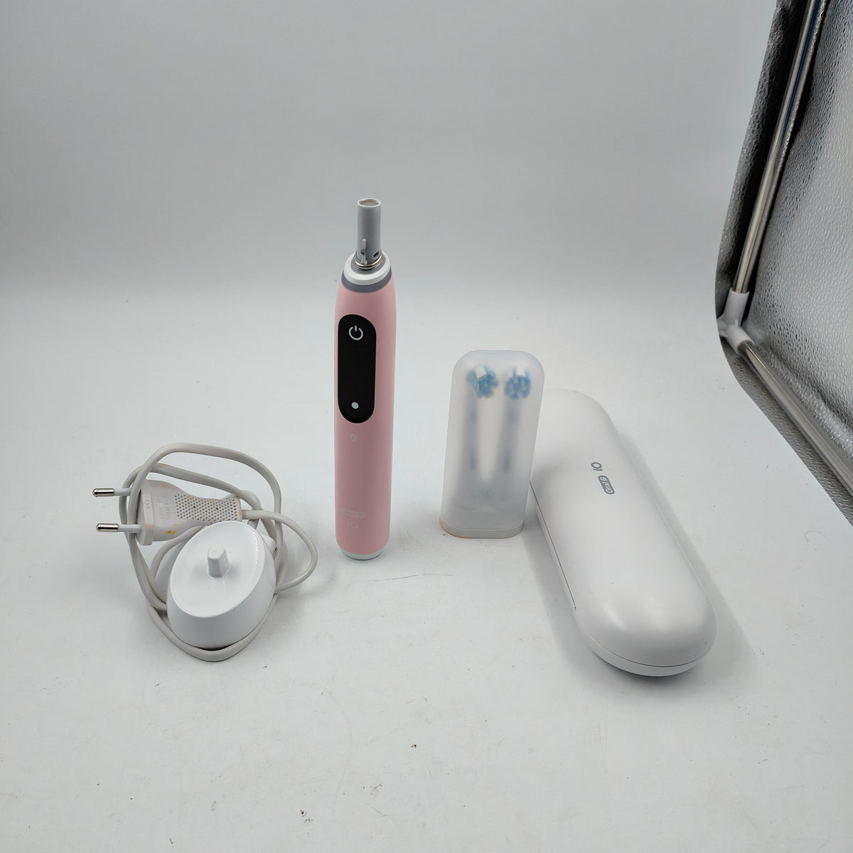 Oral-B iO Series 6N Hellrosa + zusätzlicher iO Gentle Care Bürstenkopf