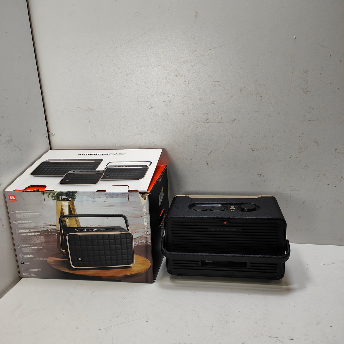 JBL Authentics 300 Black