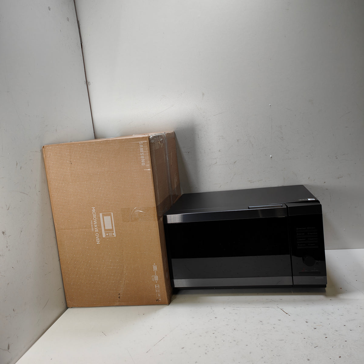 Samsung MS32DG4504AGE1
