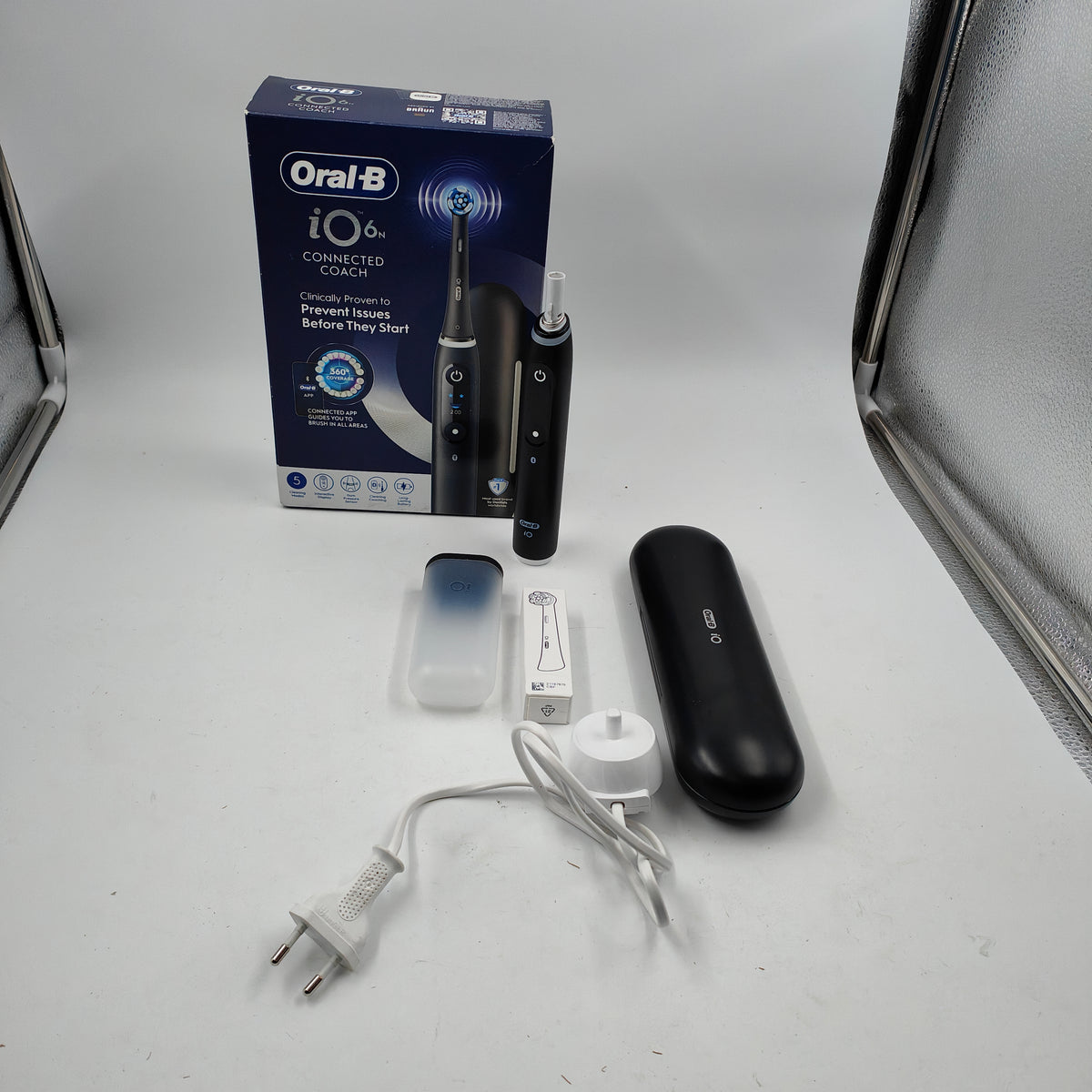Oral-B iO 6N Black + extra iO Gentle Care brush head
