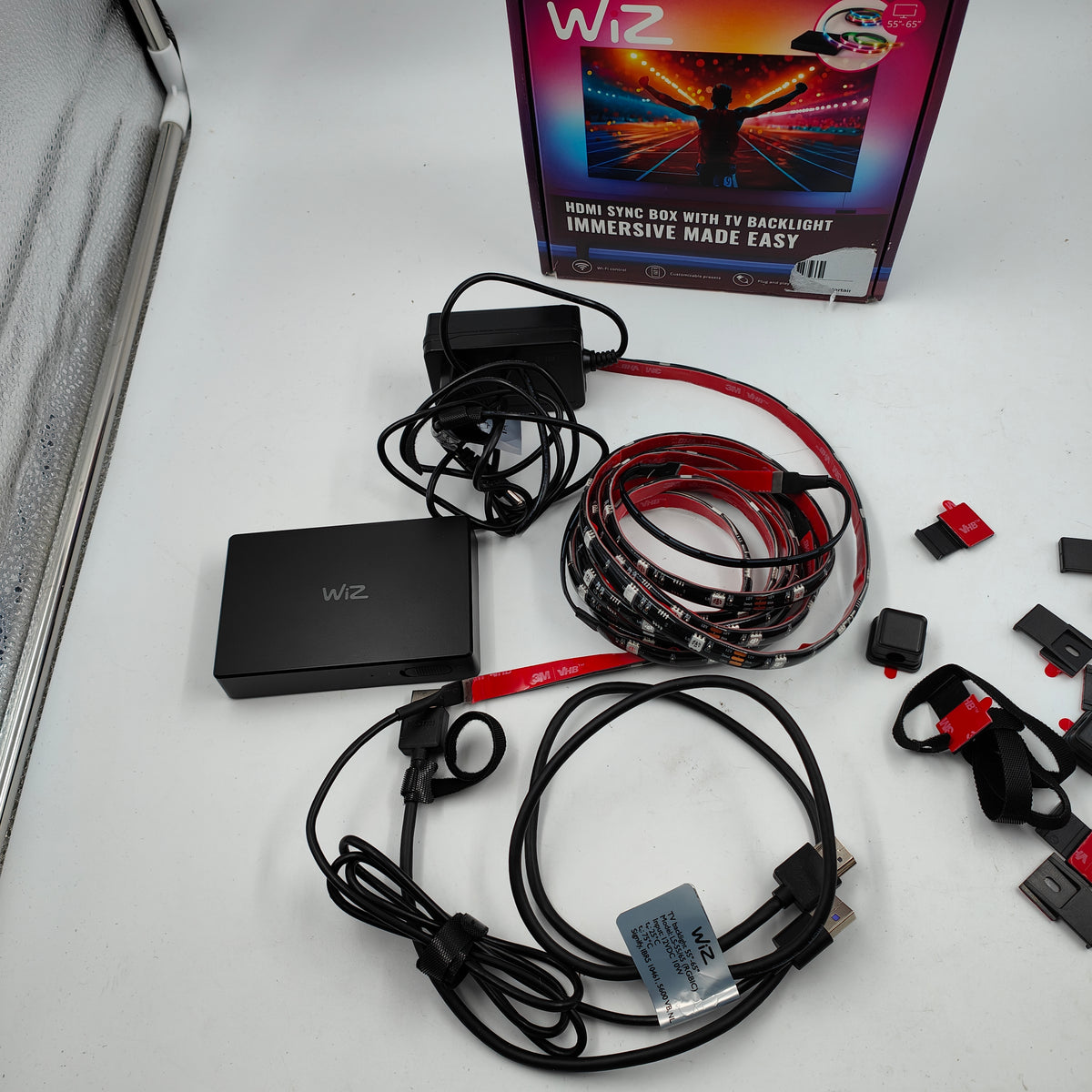 WiZ Connected HDMI Sync Box with TV lighting - WiZ Entertainment Sta