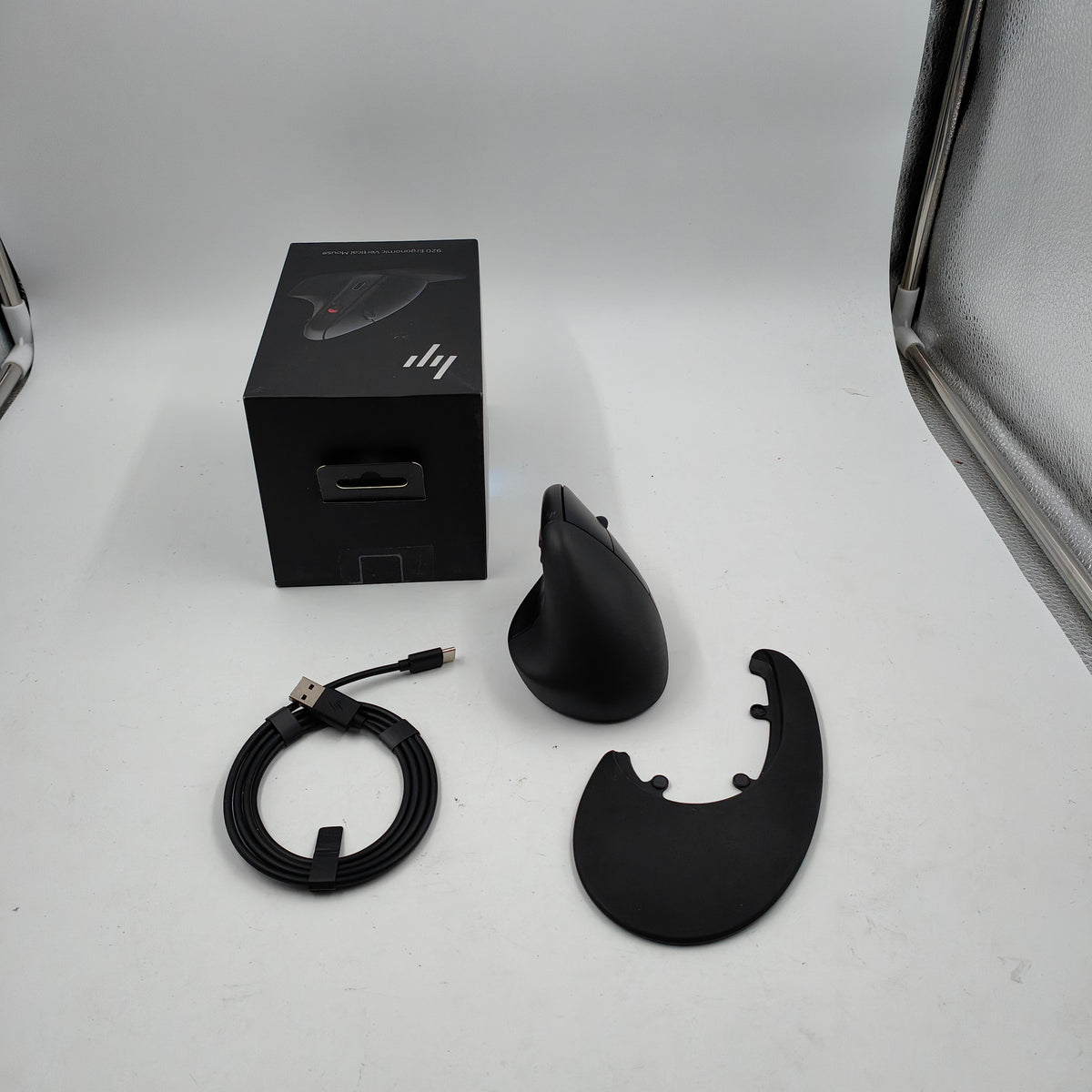 HP 920 Ergonomic Wireless Mouse