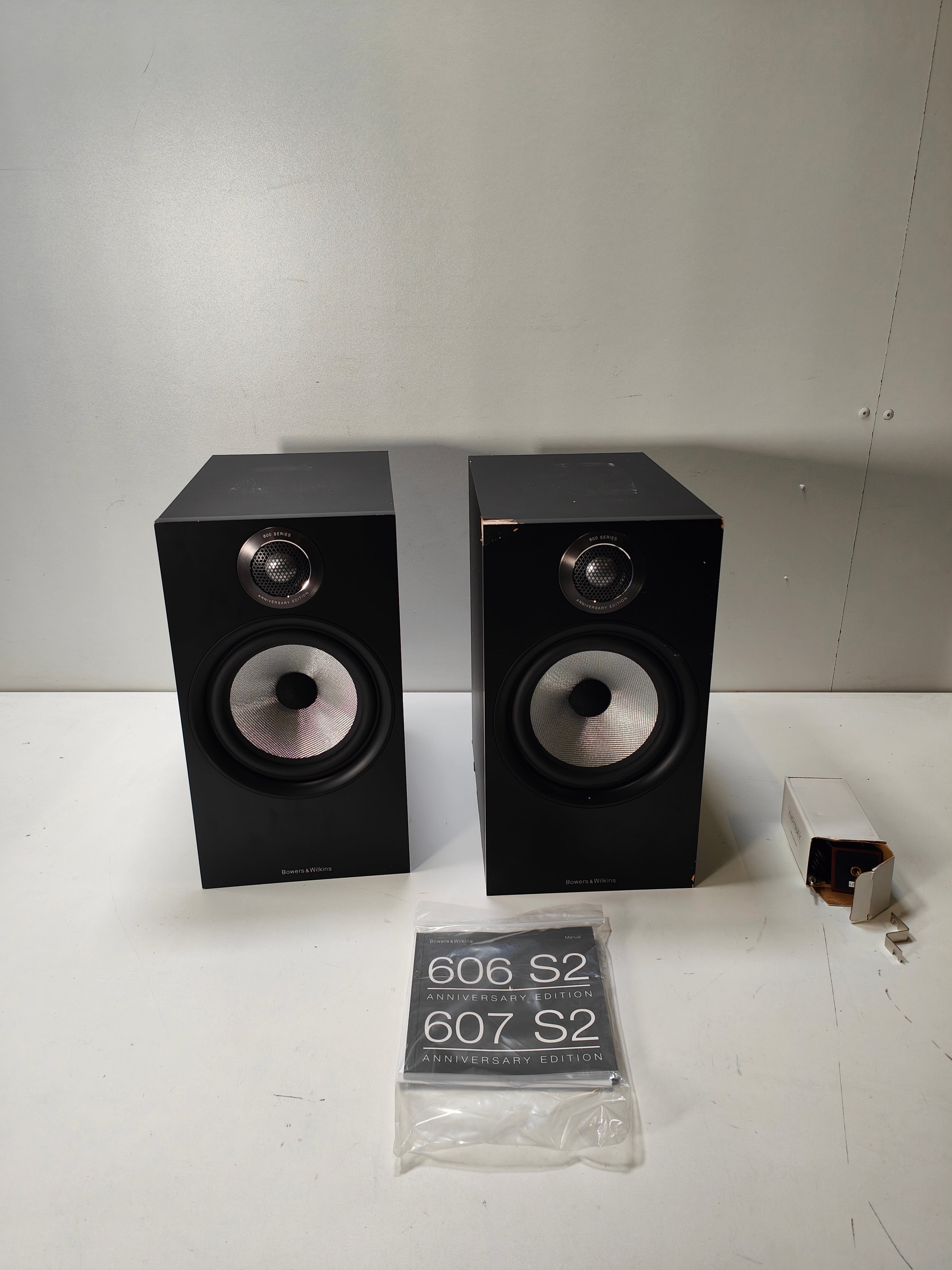 Bowers &amp; Wilkins 606 S2 Black