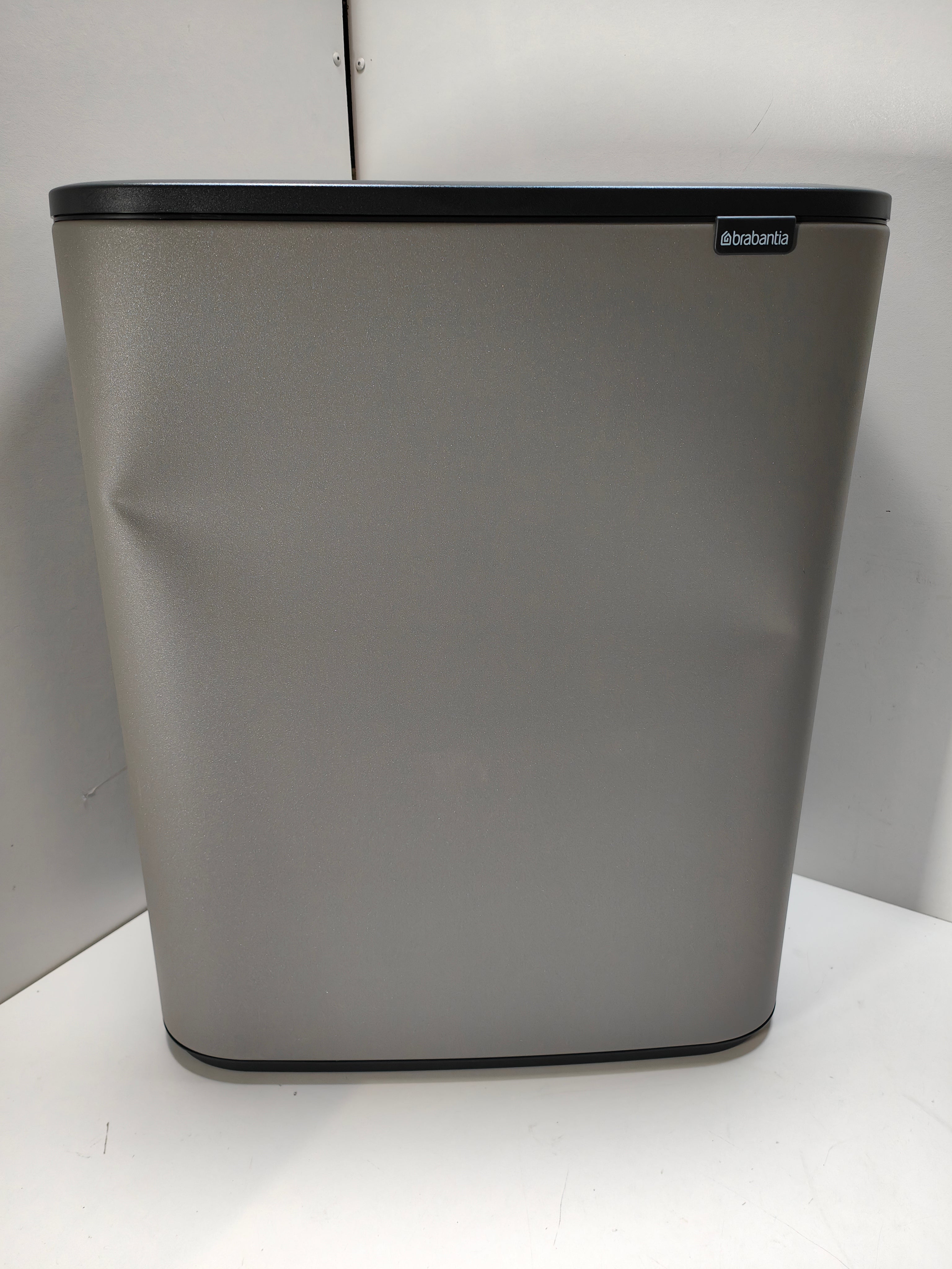 Brabantia Bo Touch Bin 2 x 30 Liters Mineral Concrete Gray