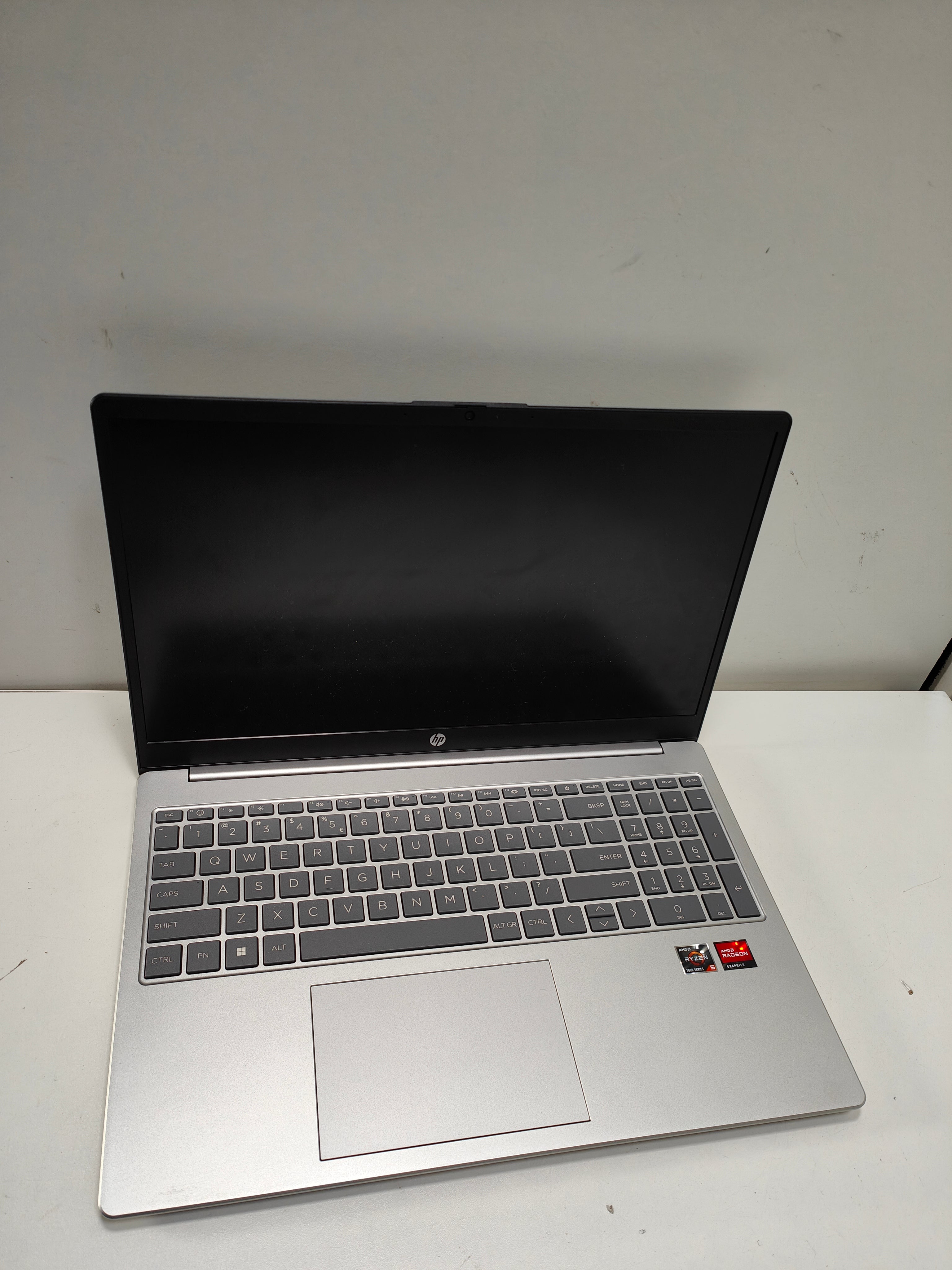 HP Laptop 15-fc0956nd QWERTY