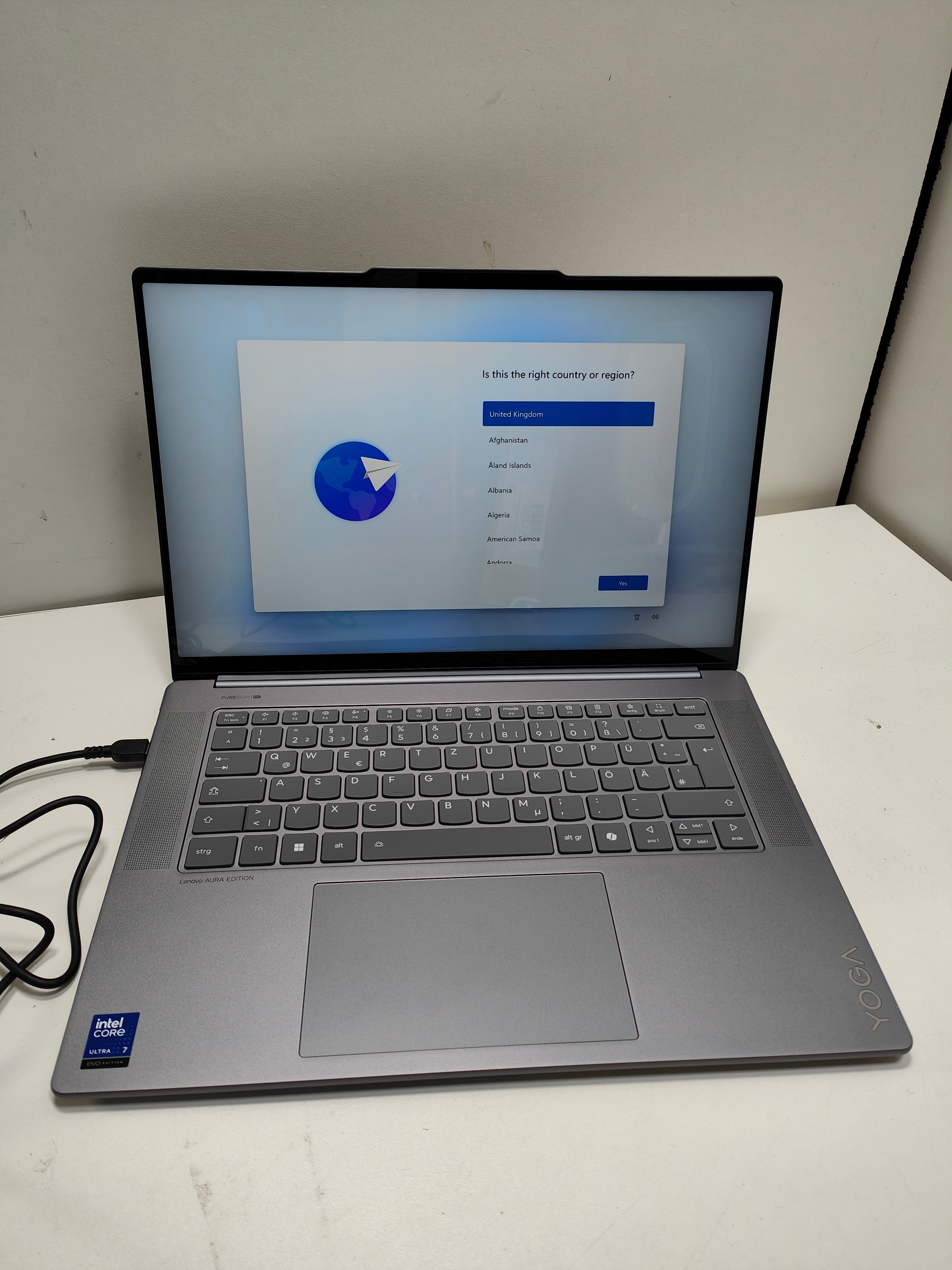 Lenovo Yoga Slim 7 15ILL9 83HM001GGE QWERTY