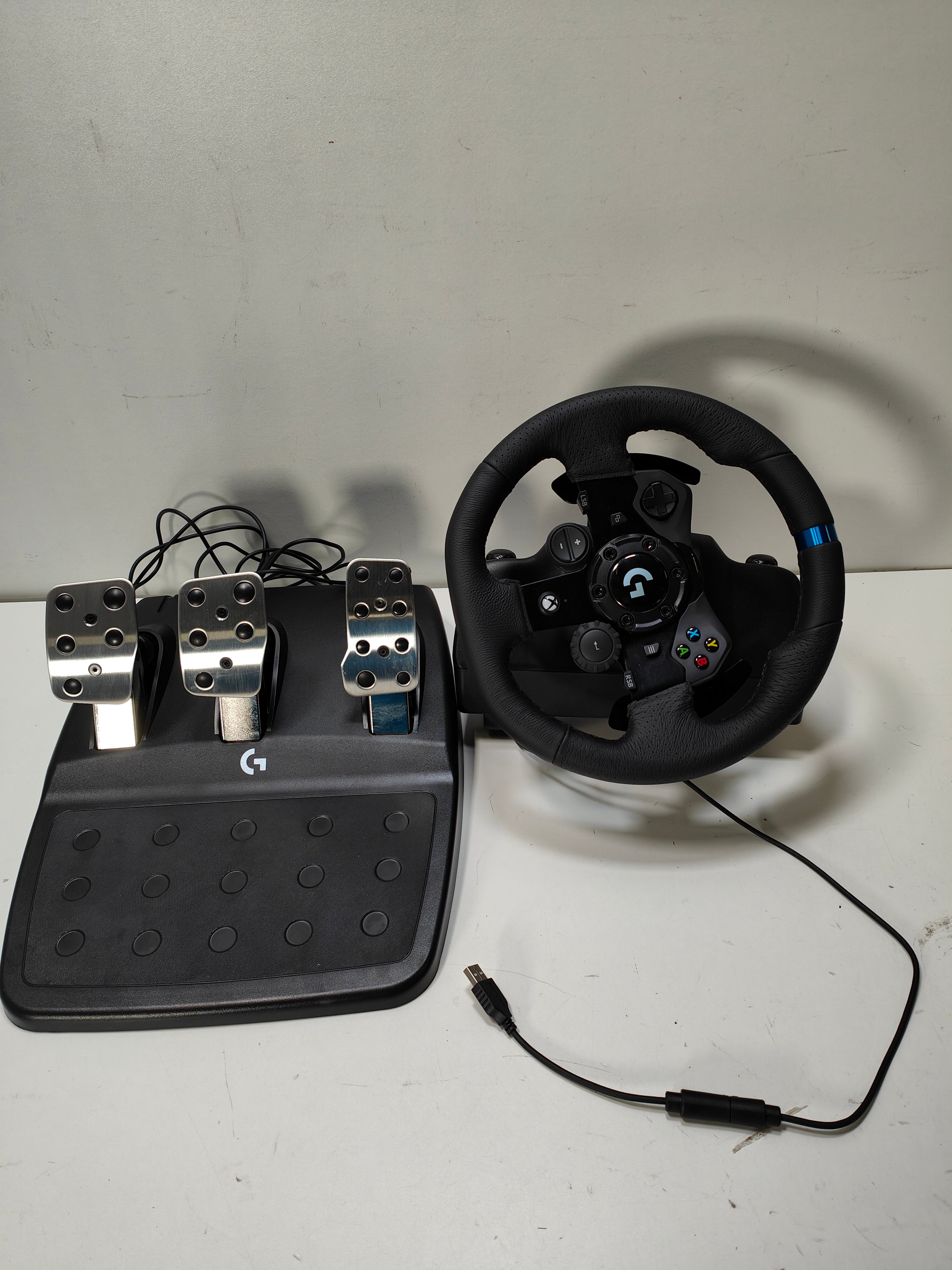 Logitech G 23 Racing Wheel and Pedals for Xbox and PC