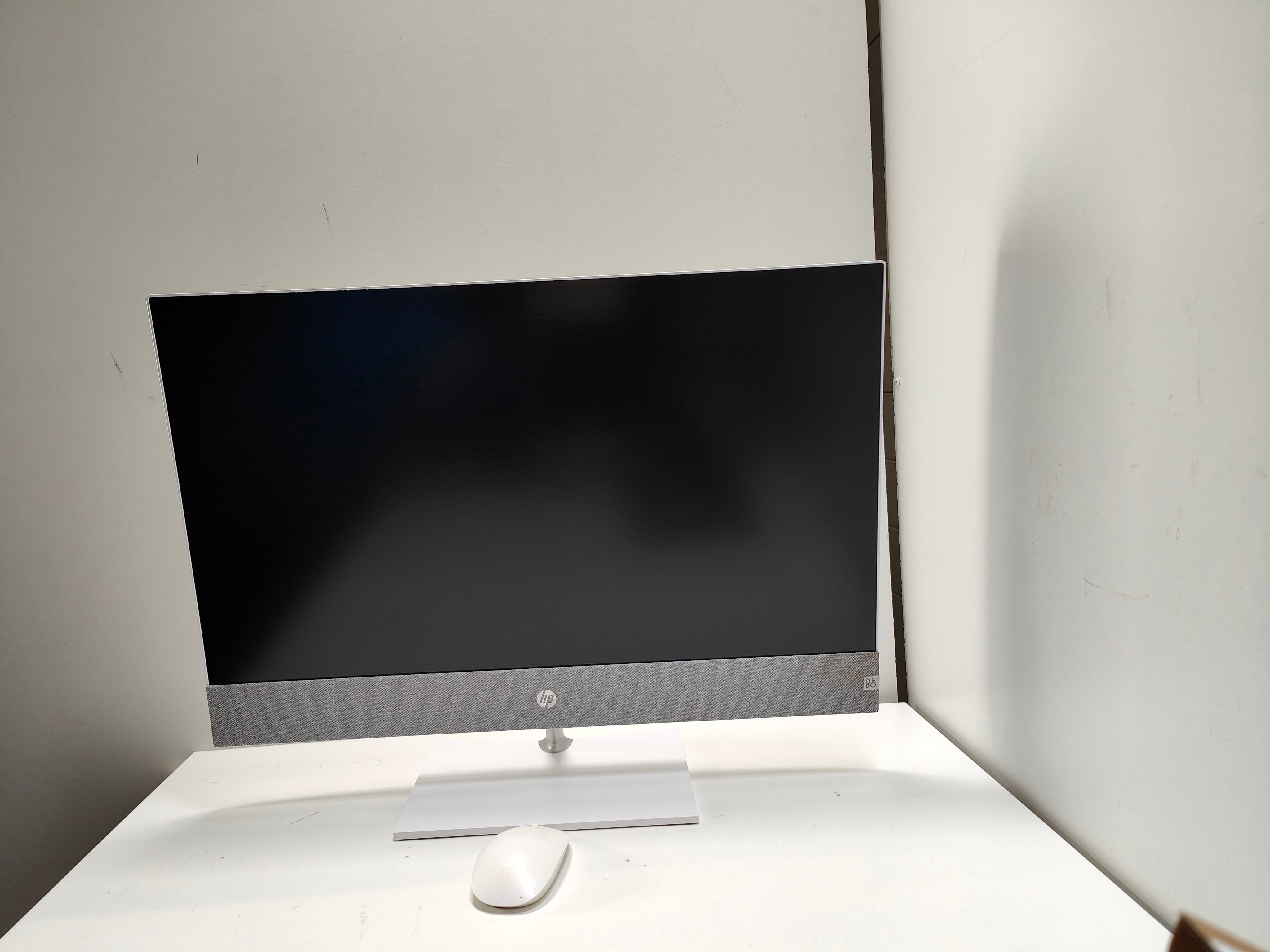 HP Pavilion 27-ca0990nd QWERTY