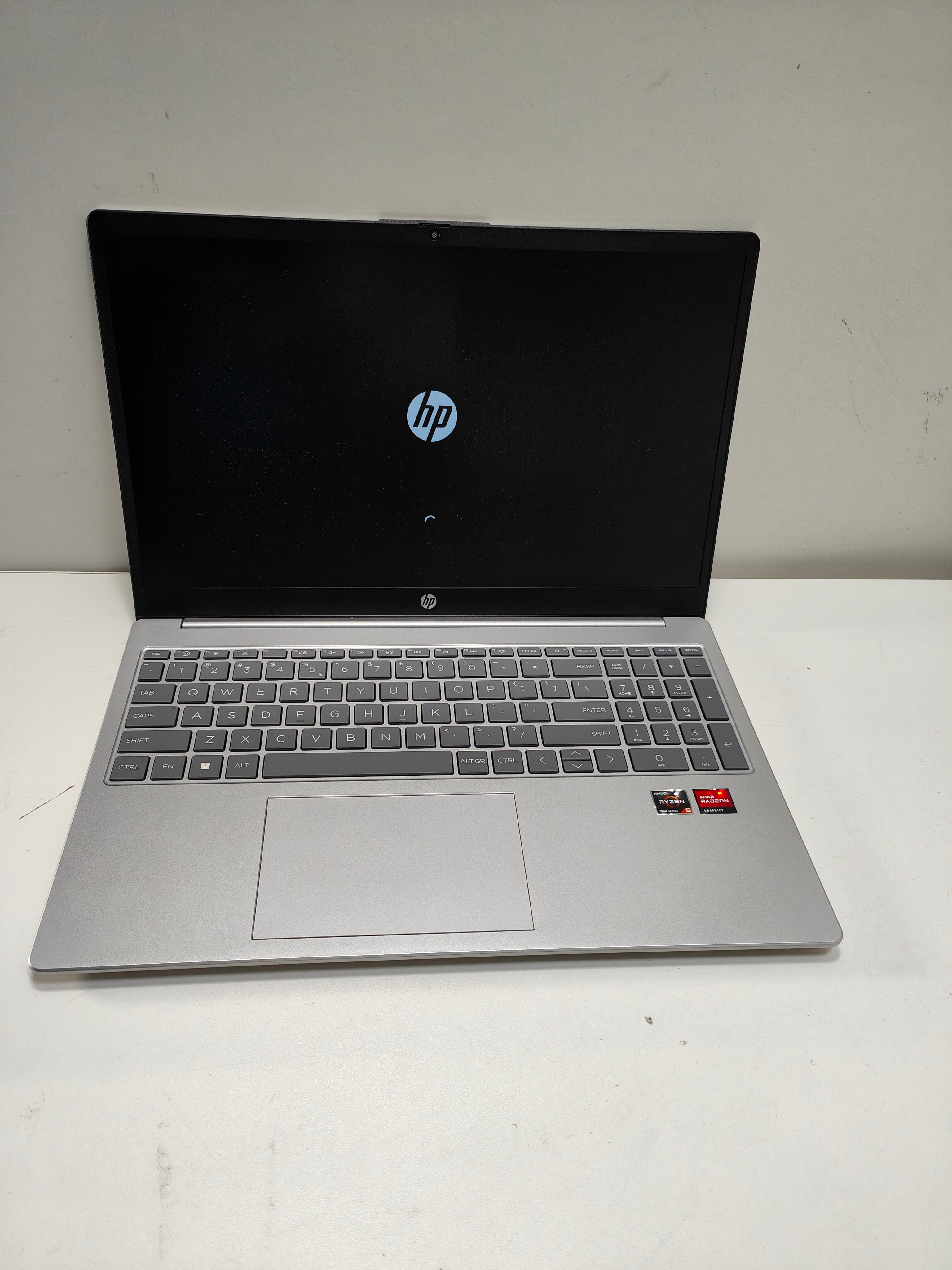 HP Laptop 15-fc0956nd QWERTY