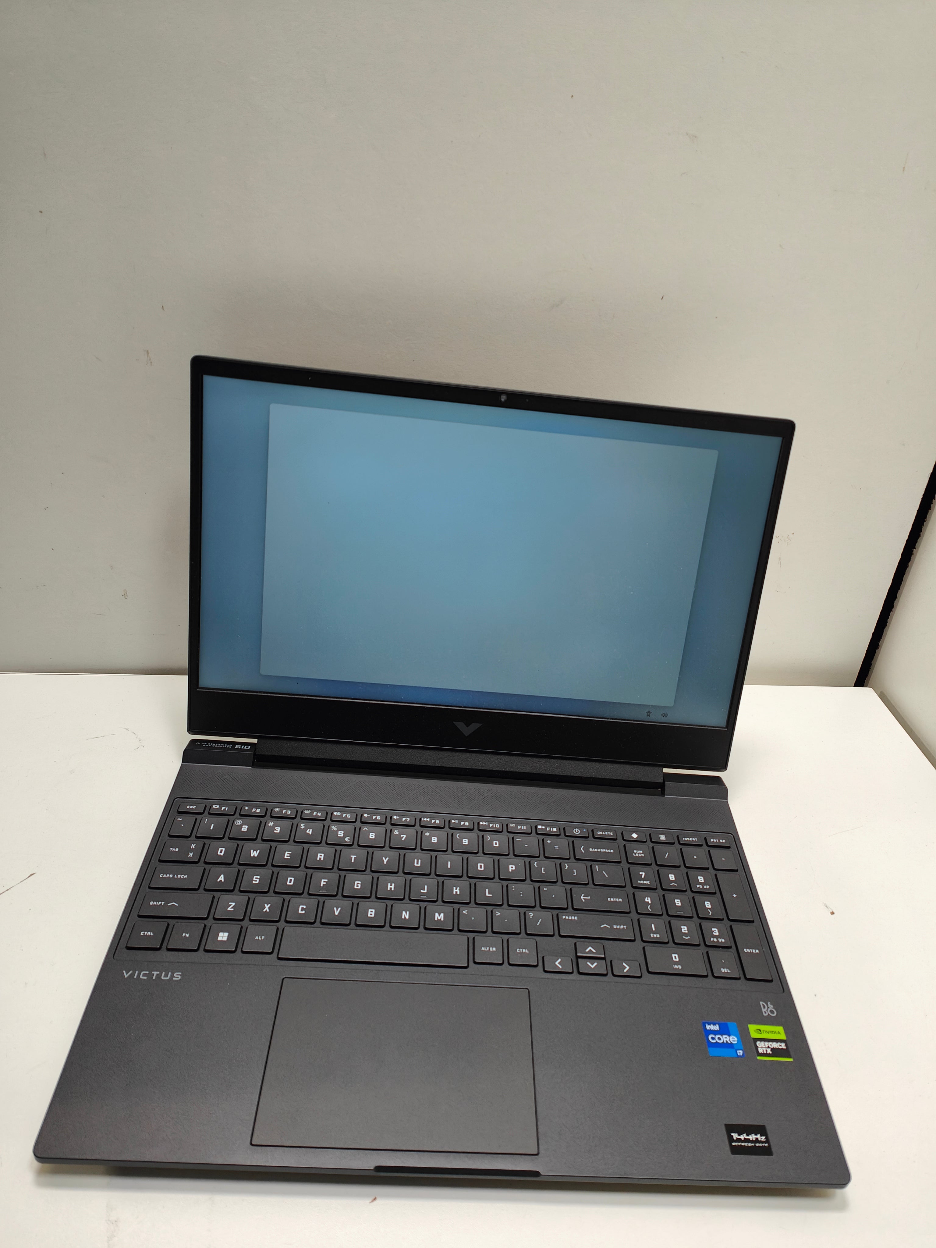 HP VICTUS 15-fa1970nd QWERTY