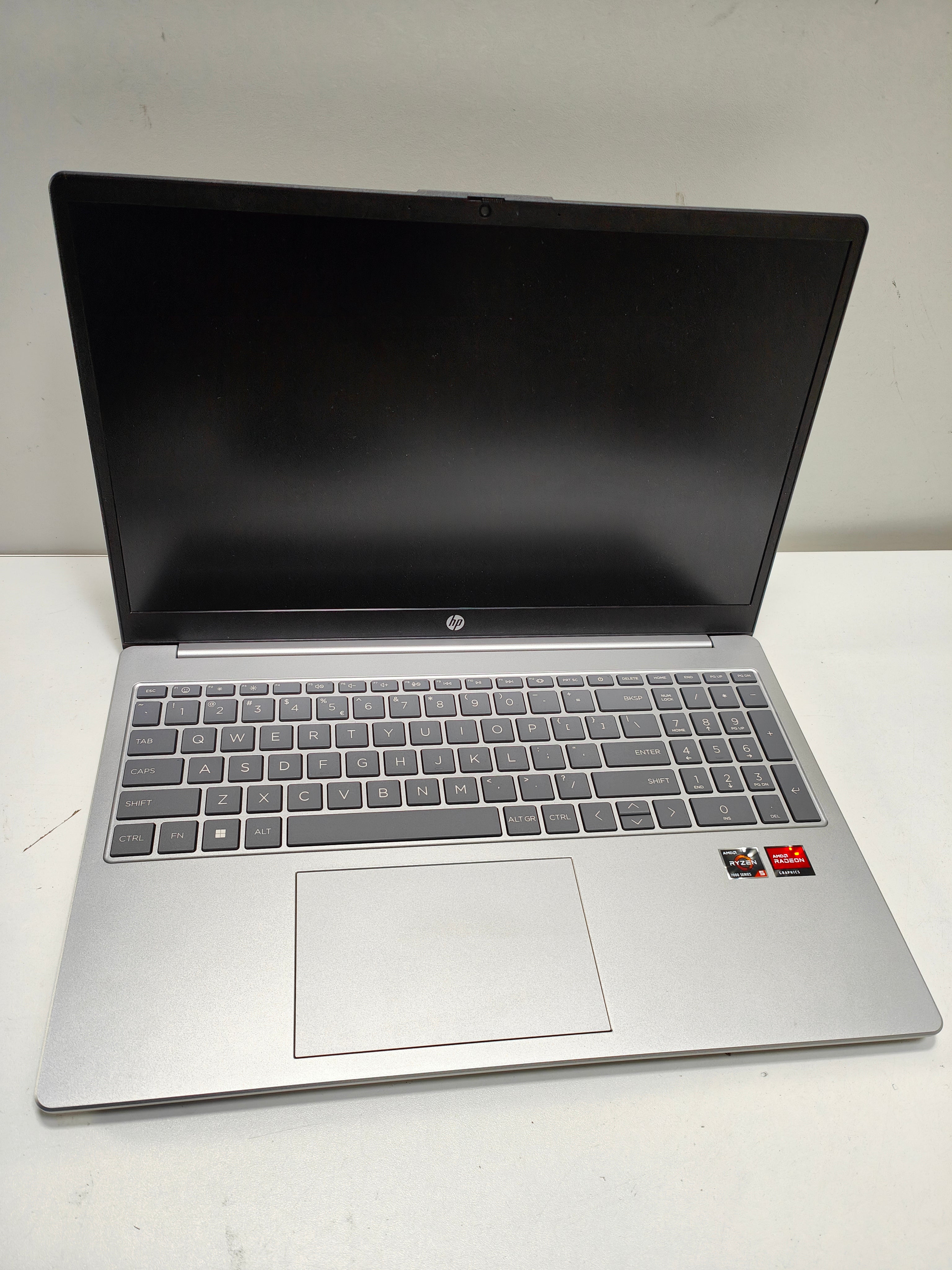 HP Laptop 15-fc0956nd QWERTY