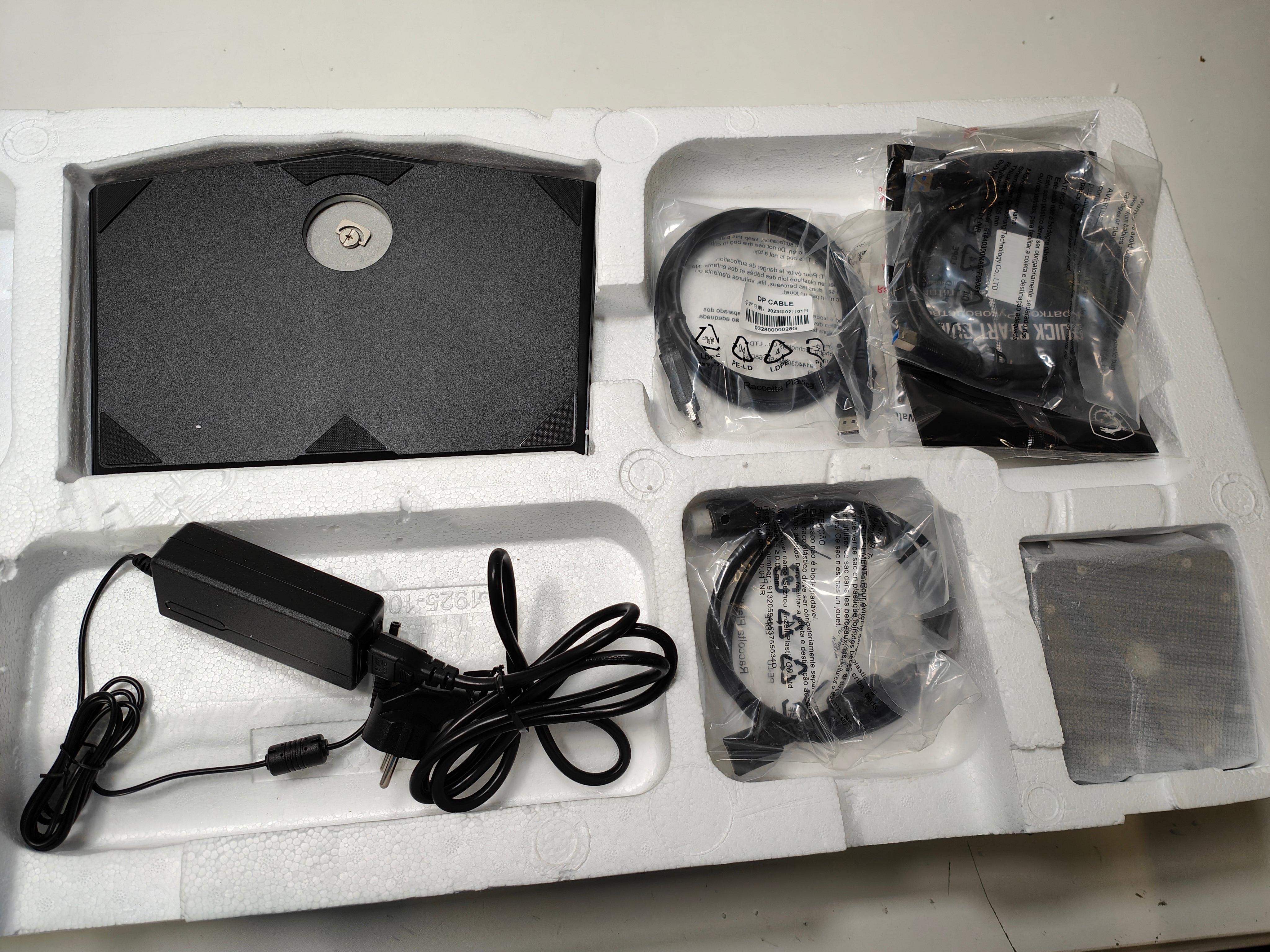 MSI Optix MAG274QRFDE QD
