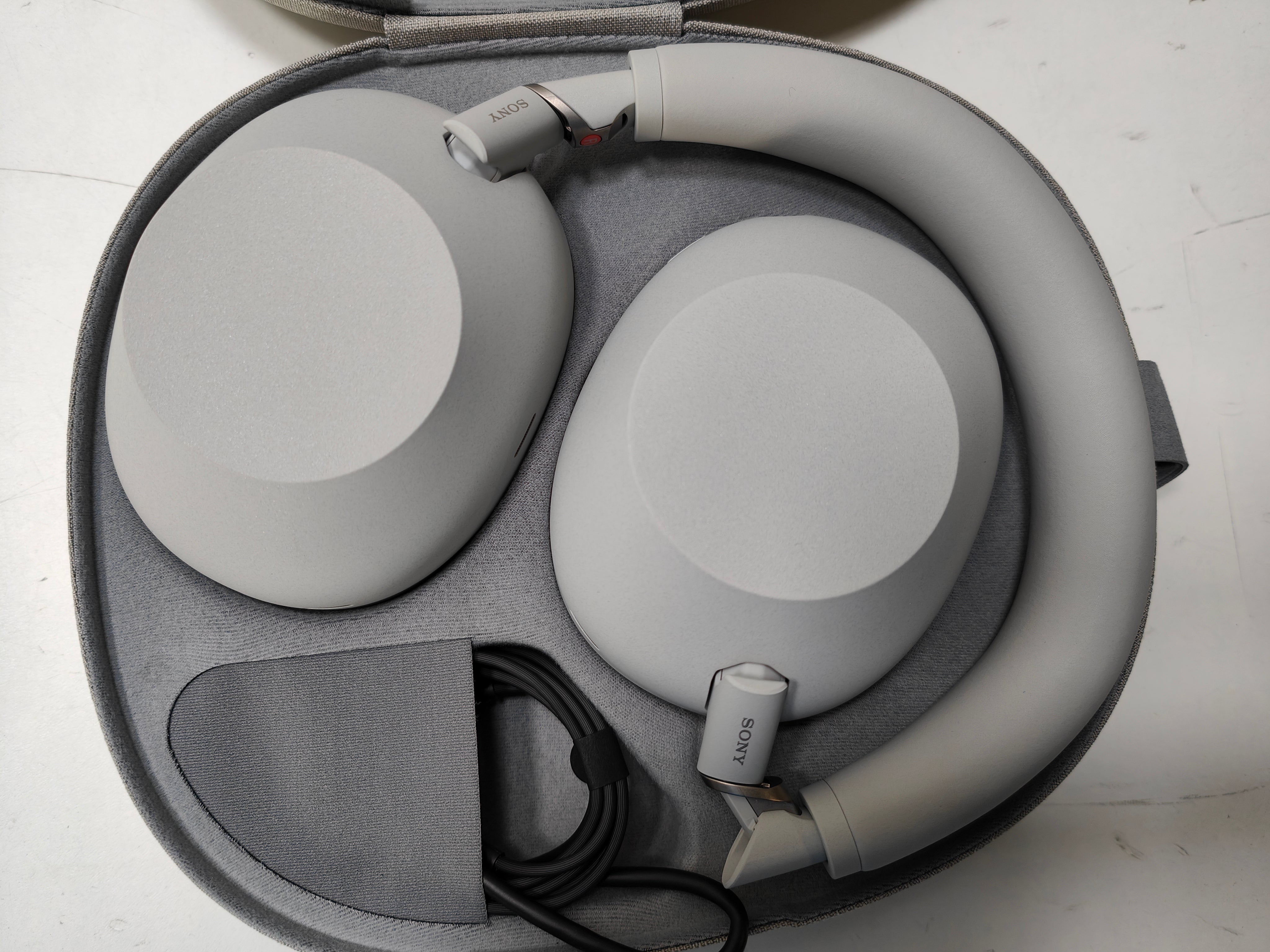 Sony WH-1000XM6 Zilver