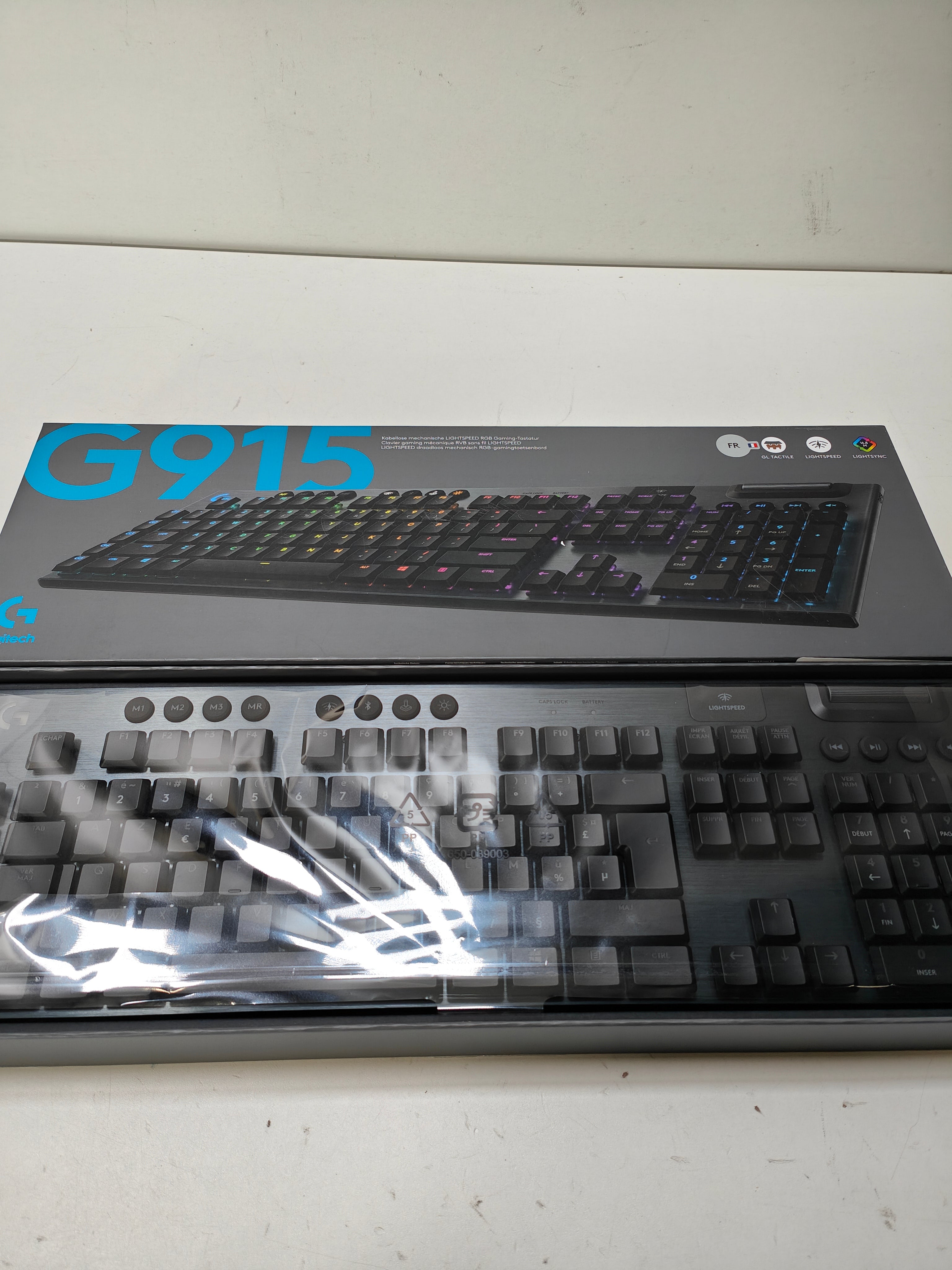 Logitech G 15 Lightspeed Souris de jeu mécanique sans fil RGB AZERTY