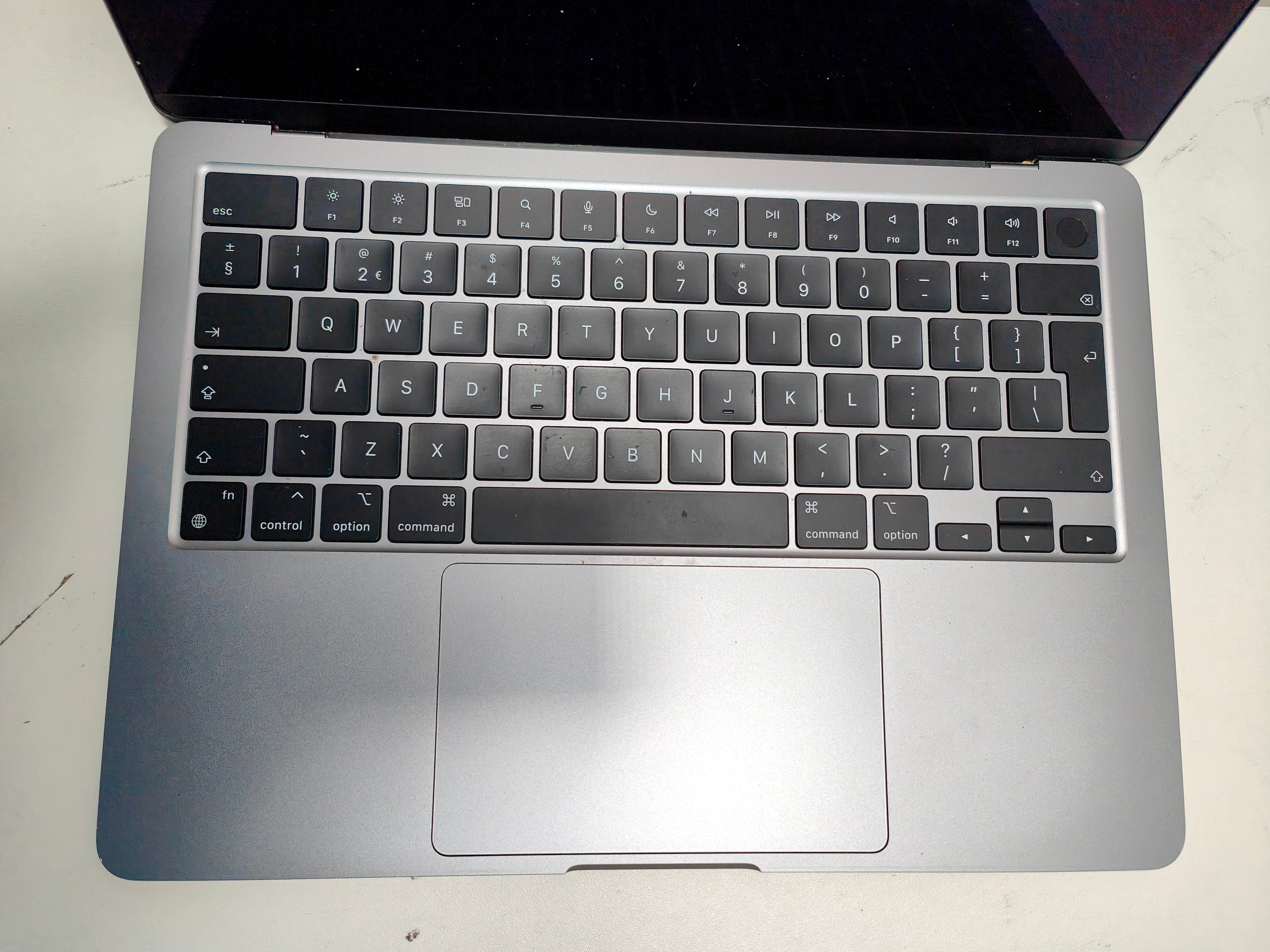 Apple MacBook Air (2022) M2 (8/8) 8GB/256GB SG QWERTY
